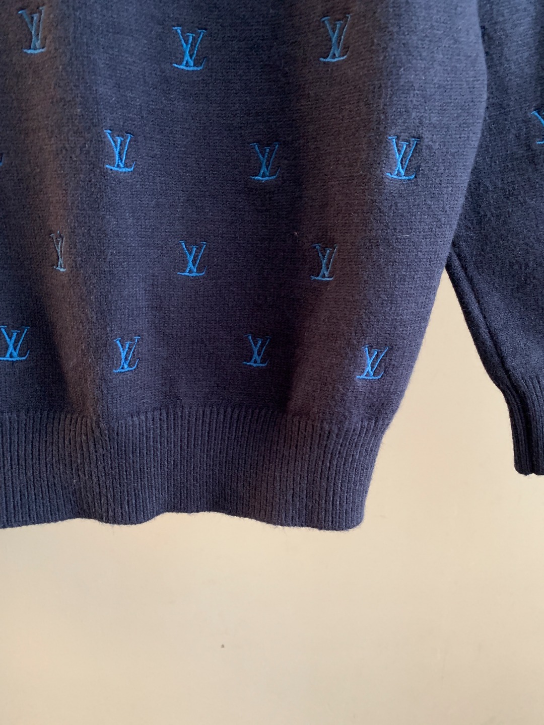 Louis Vuitton Unisex Sweatshirt Size S-XXL