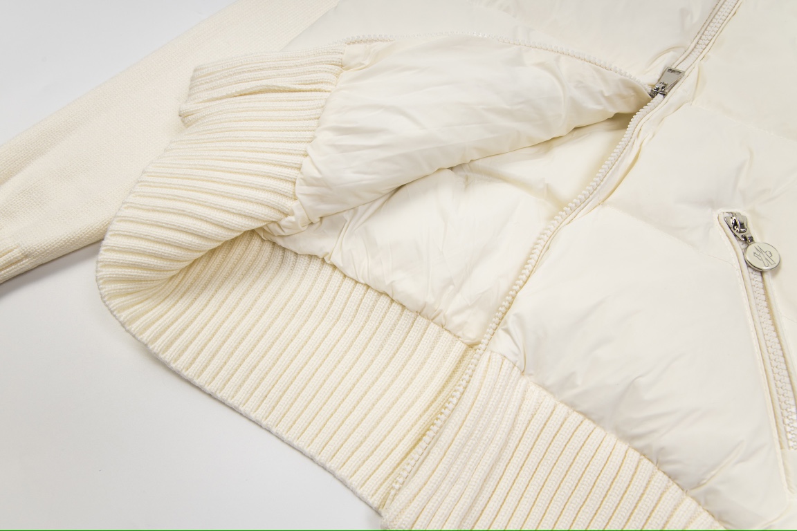 Moncler Women Down Jacket Size S-XL