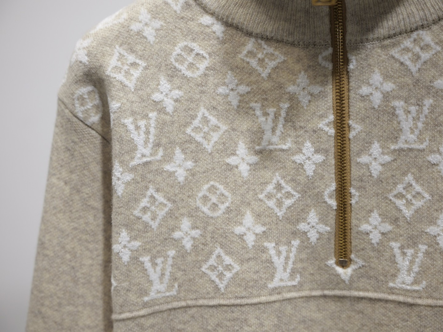 Louis Vuitton Unisex Sweatshirt Size S-XL