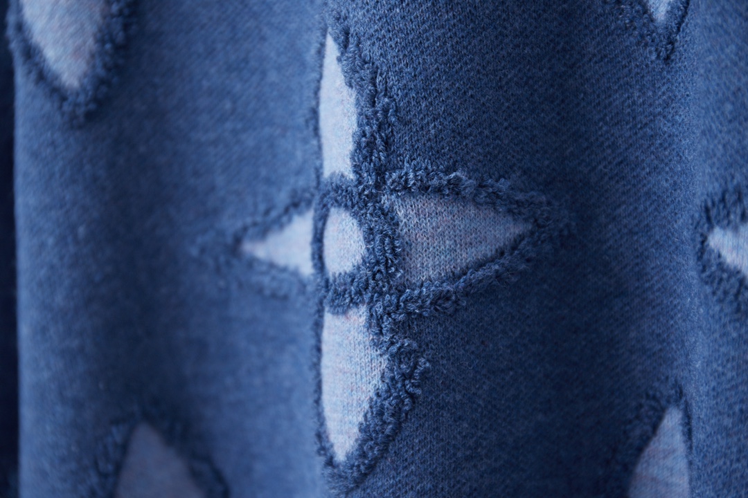 Louis Vuitton Unisex Sweatshirt Size S-XL