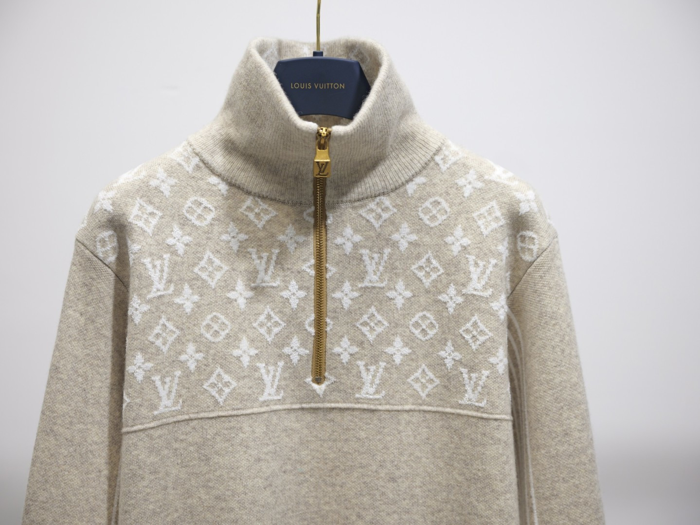 Louis Vuitton Unisex Sweatshirt Size S-XL