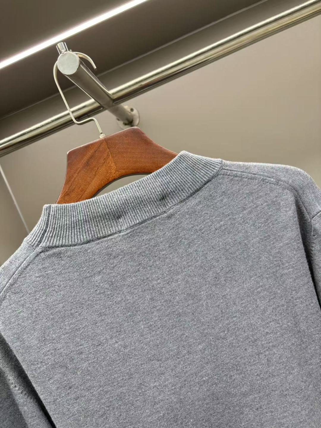 Burberry Unisex Sweatshirt Size L-4XL