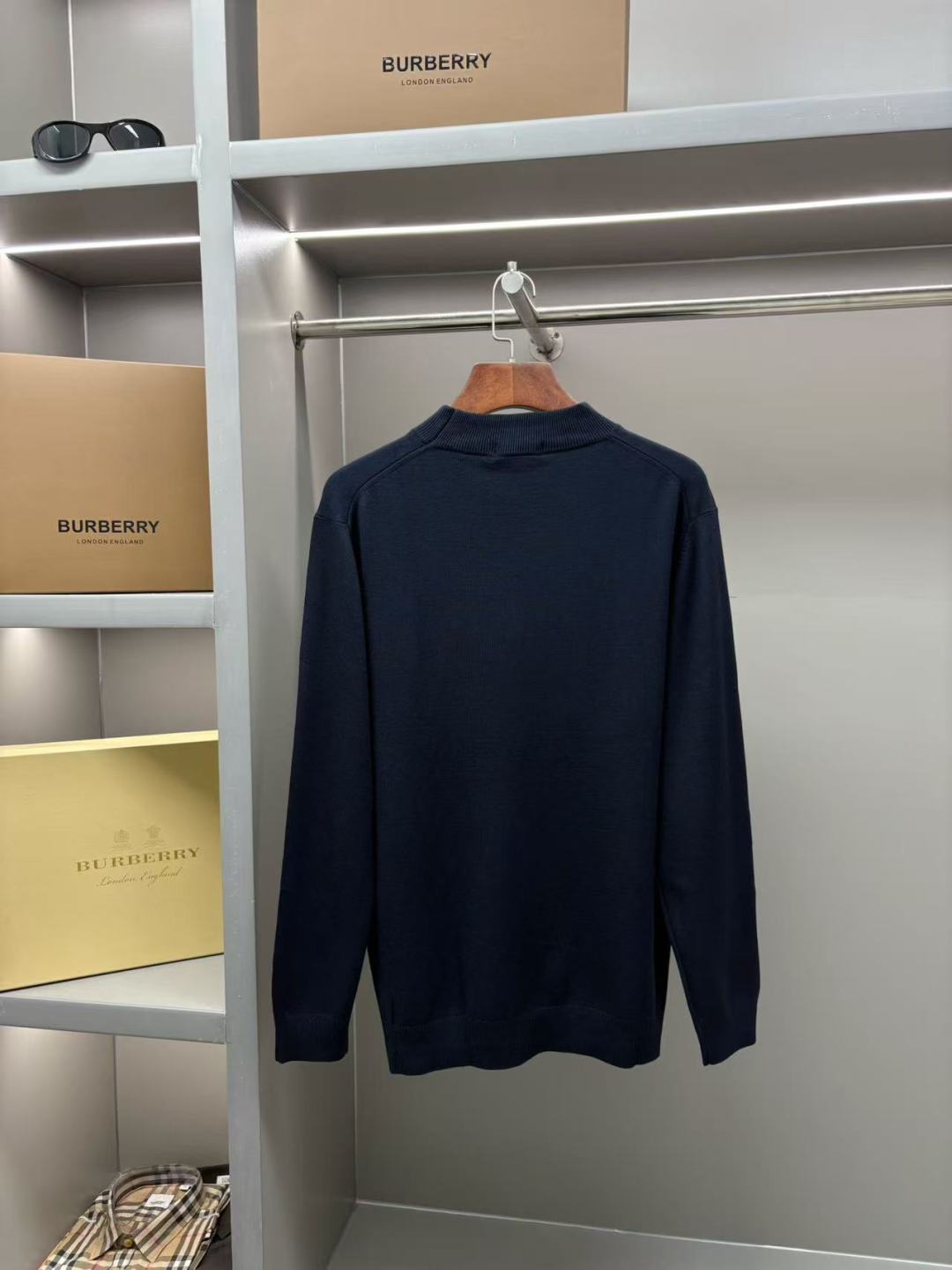 Burberry Unisex Sweatshirt Size L-4XL