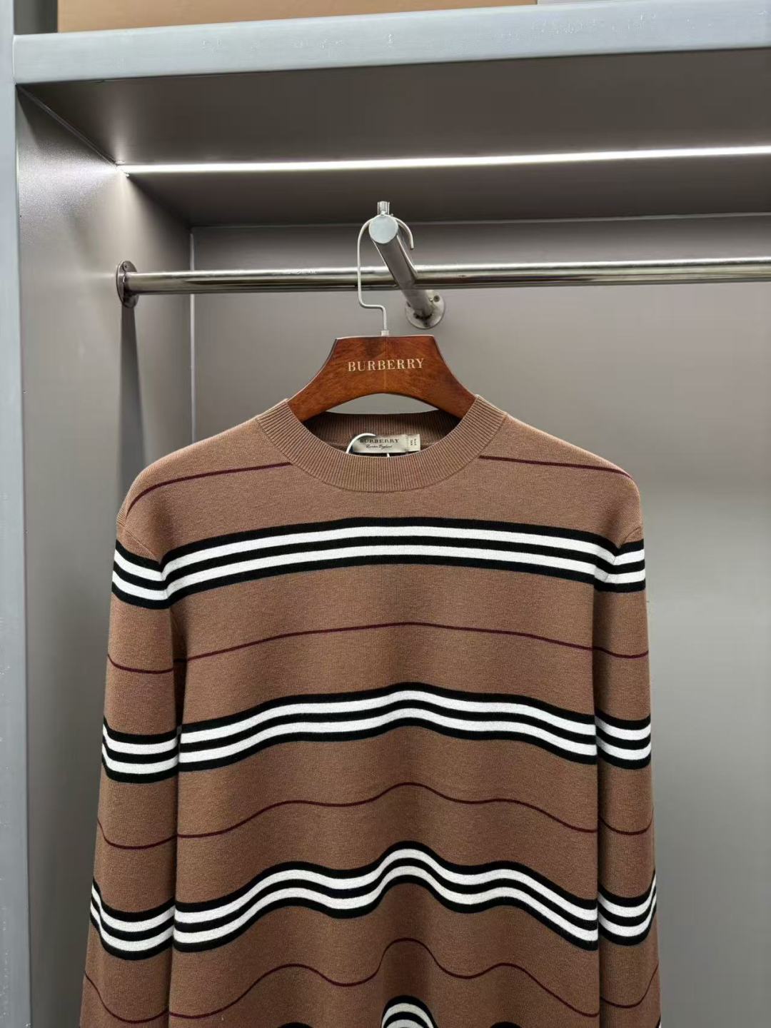 Burberry Unisex Sweatshirt Size L-4XL