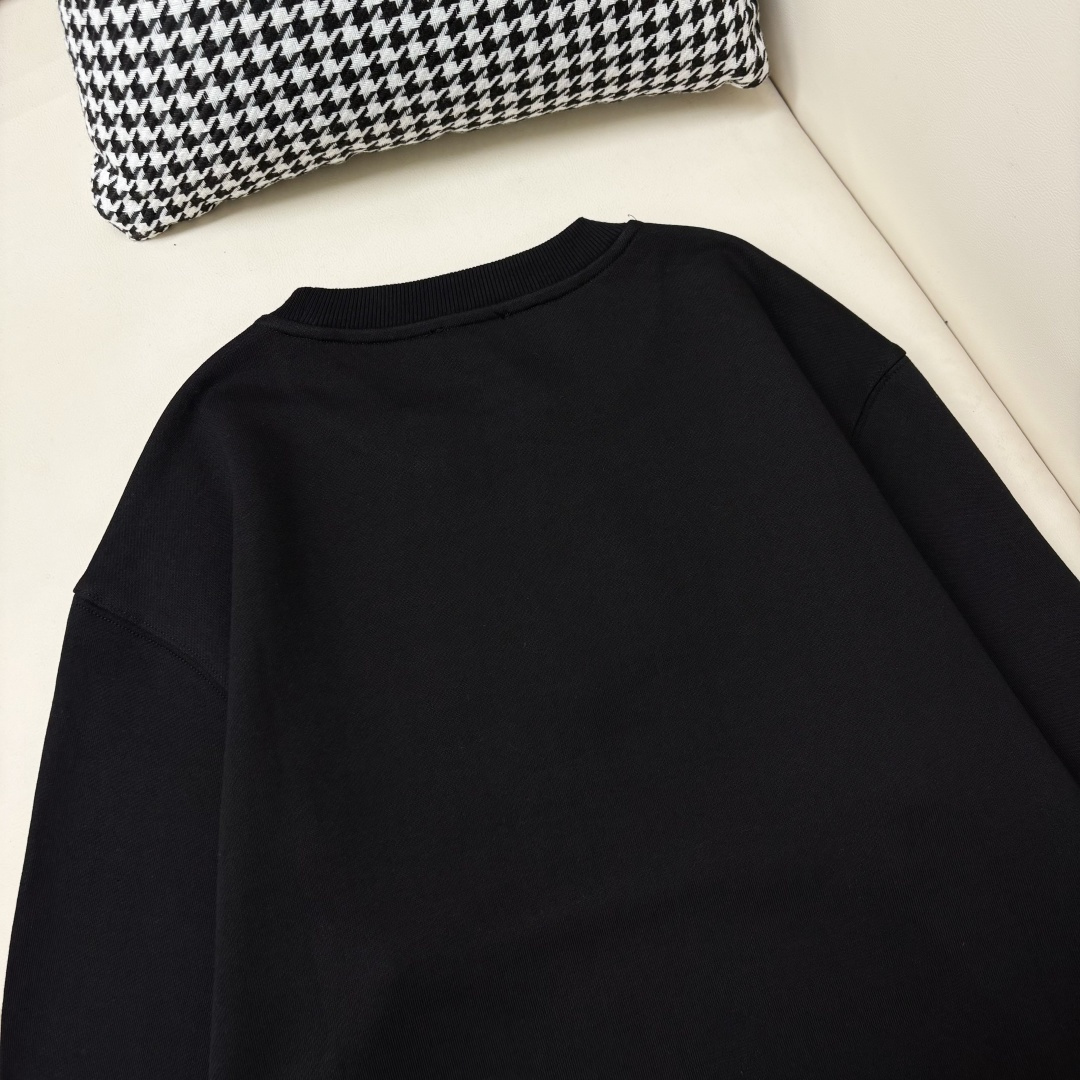 Burberry Unisex Sweatshirt Size S-XXL