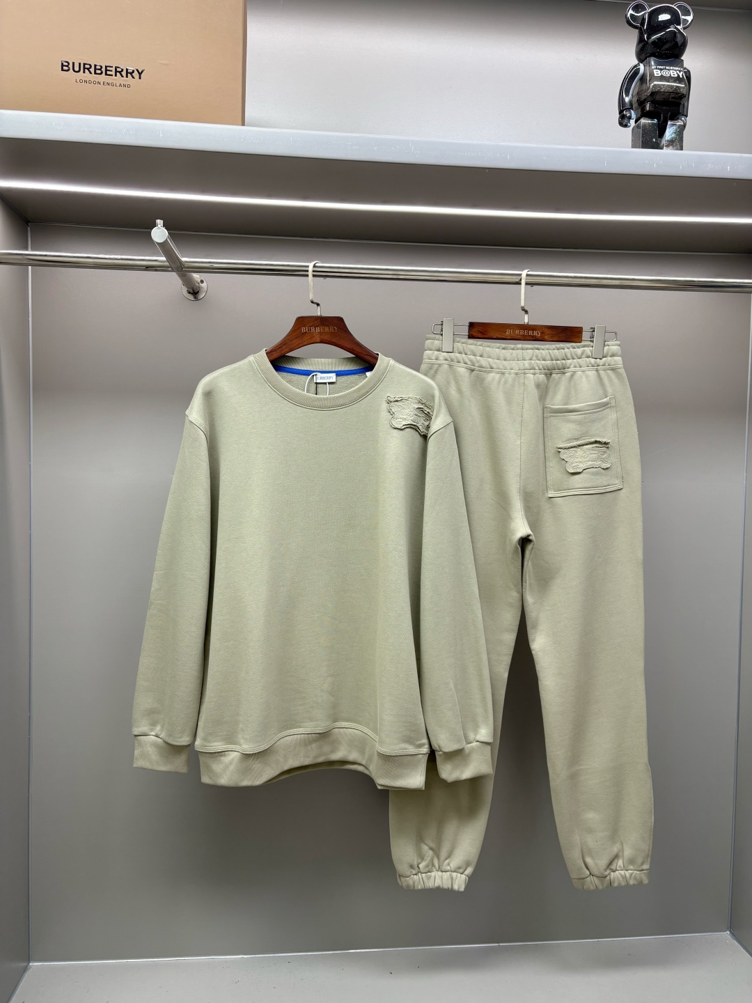 Burberry Unisex Sweatshirt Size S-XXL