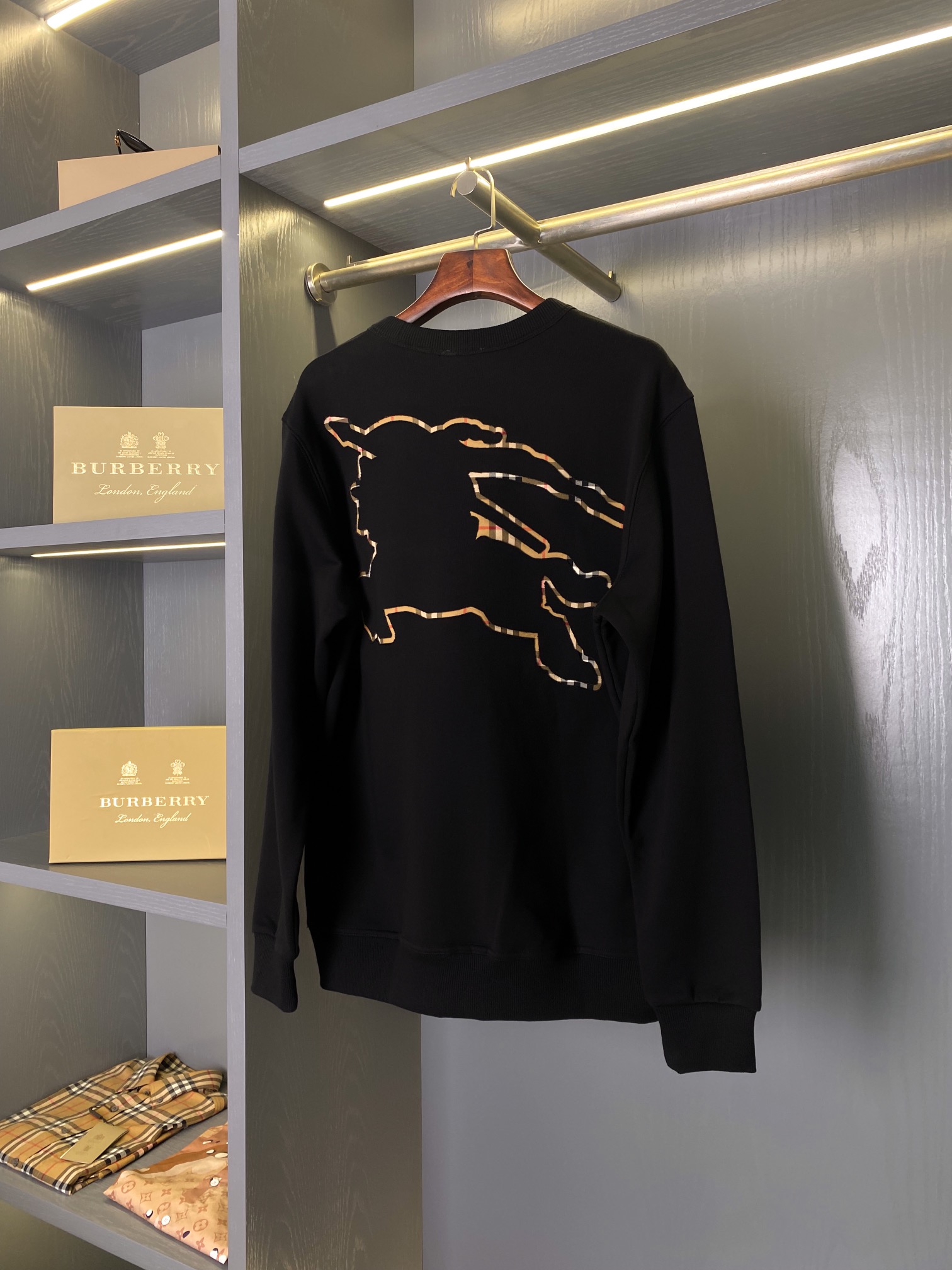 Burberry Unisex Sweatshirt Size S-XXL