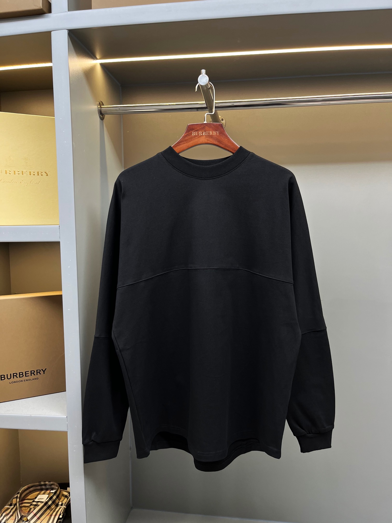 Burberry Unisex Sweatshirt Size S-XXL