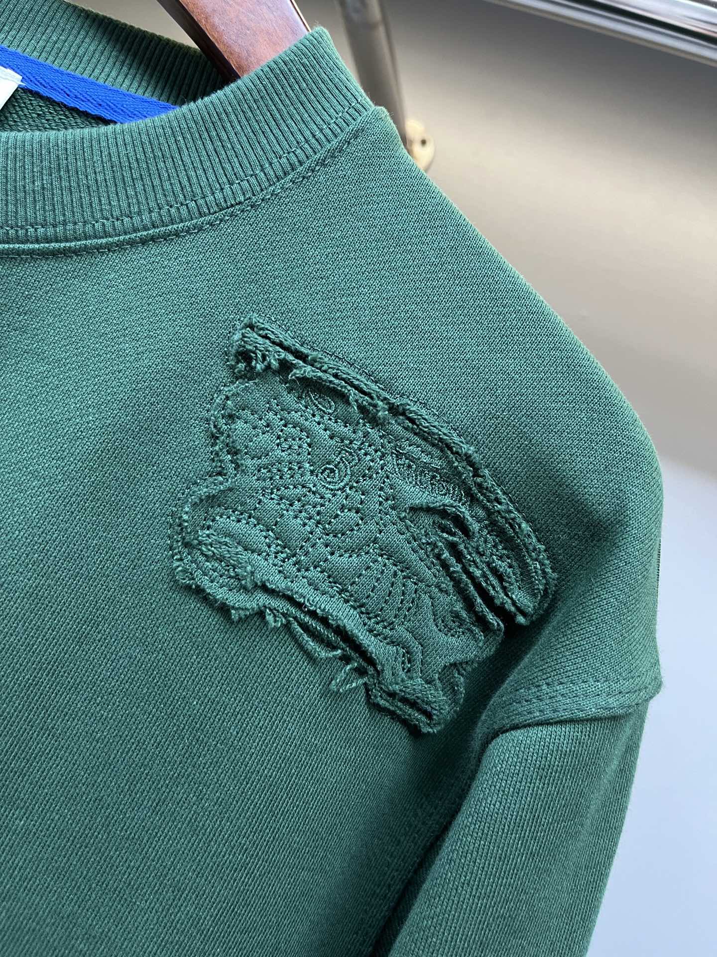 Burberry Unisex Sweatshirt Size S-XXL