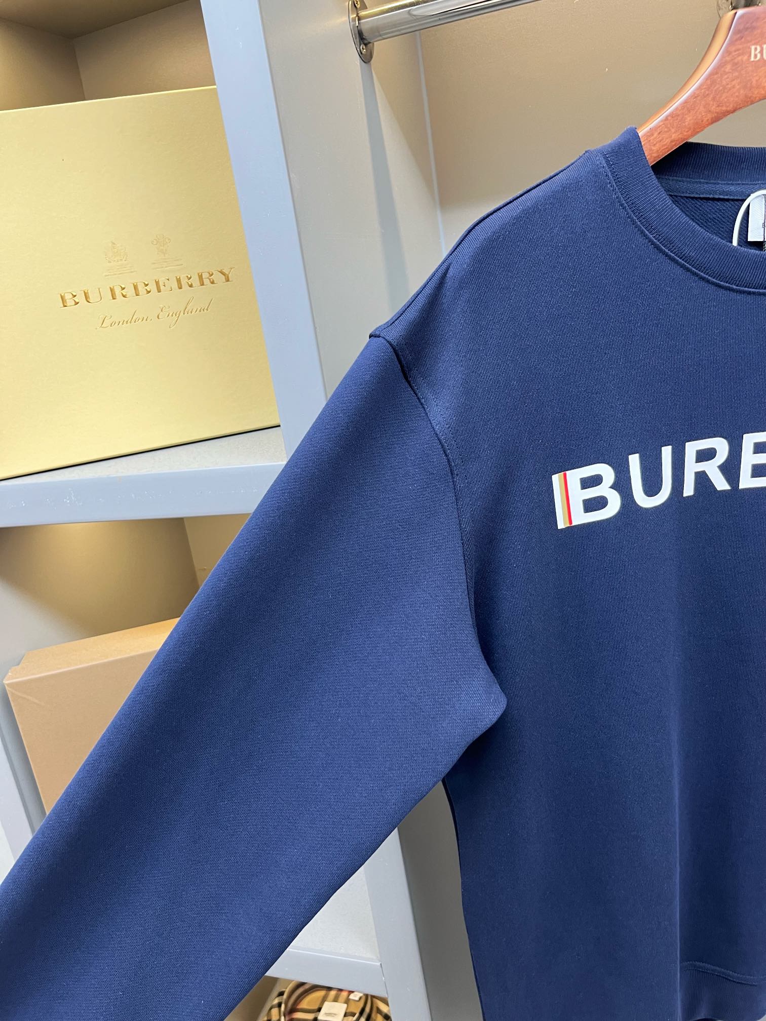Burberry Unisex Sweatshirt Size S-XXL