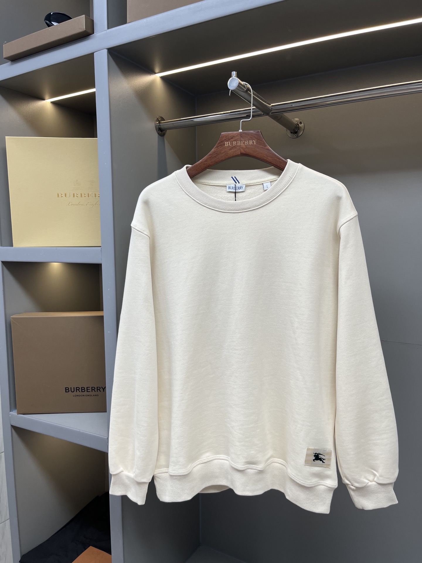 Burberry Unisex Sweatshirt Size S-XXL