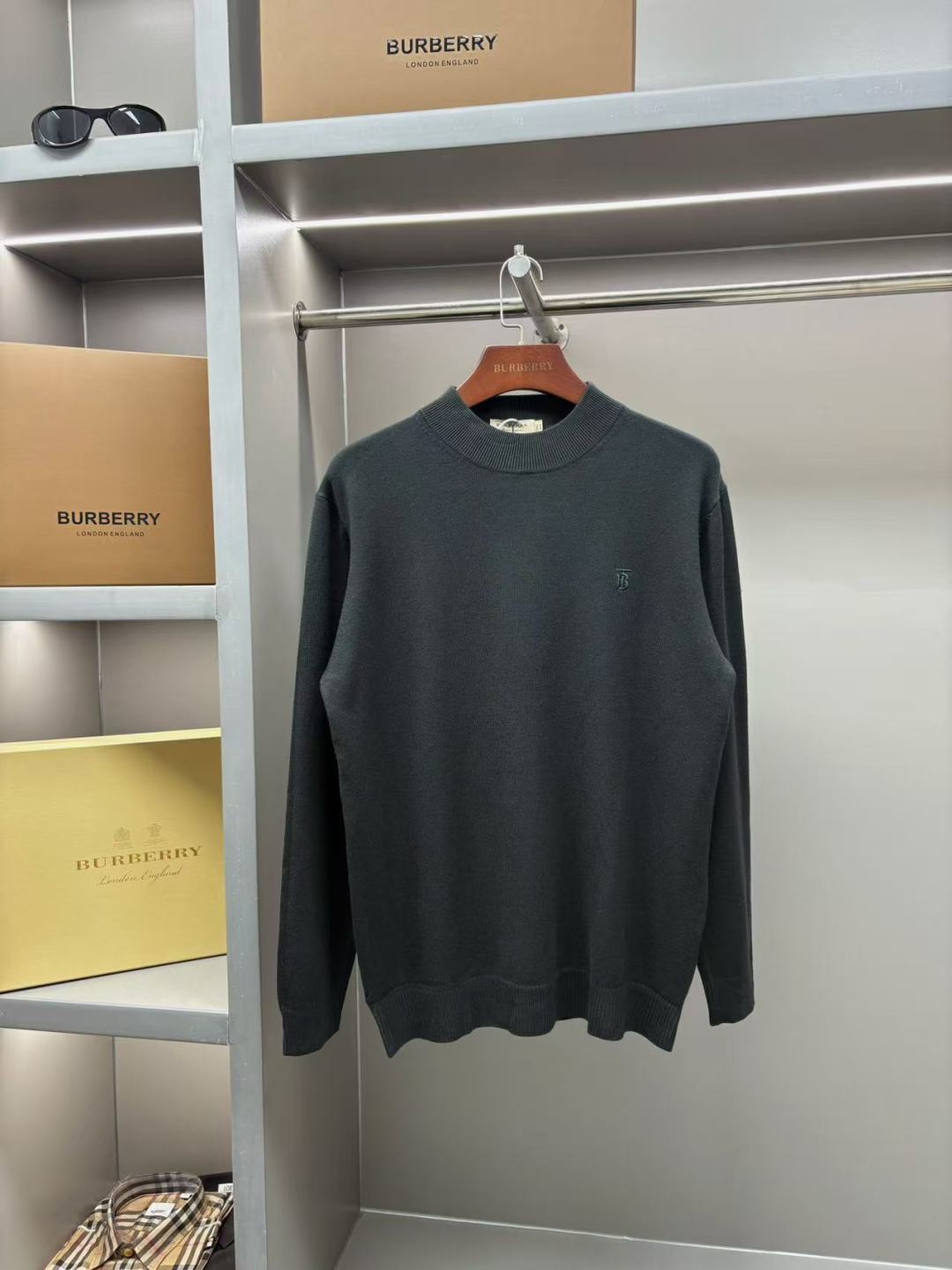 Burberry Unisex Sweatshirt Size L-4XL