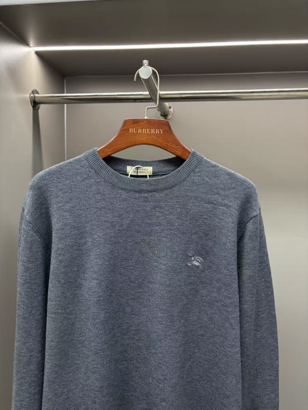 Burberry Unisex Sweatshirt Size L-4XL