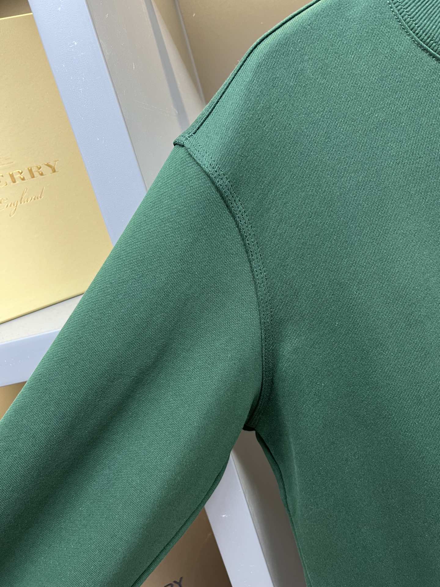 Burberry Unisex Sweatshirt Size S-XXL