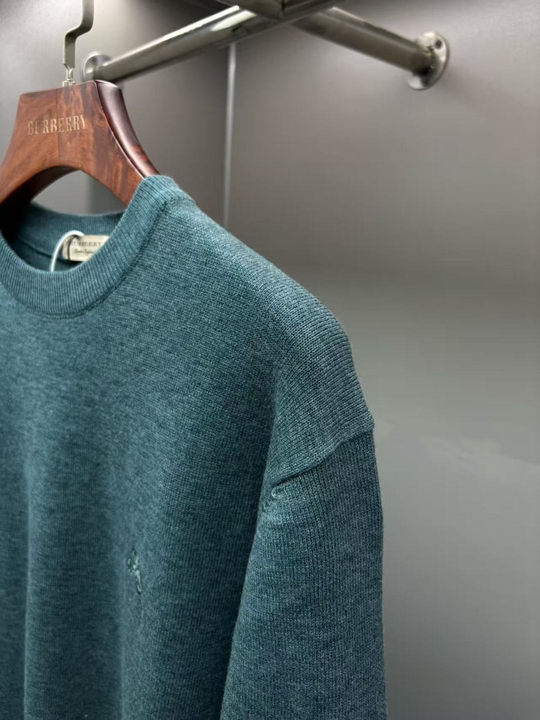 Burberry Unisex Sweatshirt Size L-4XL