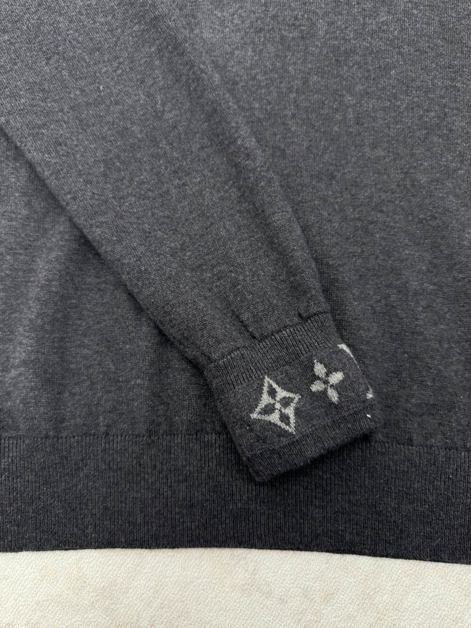 Louis Vuitton Unisex Sweatshirt Size S-XL