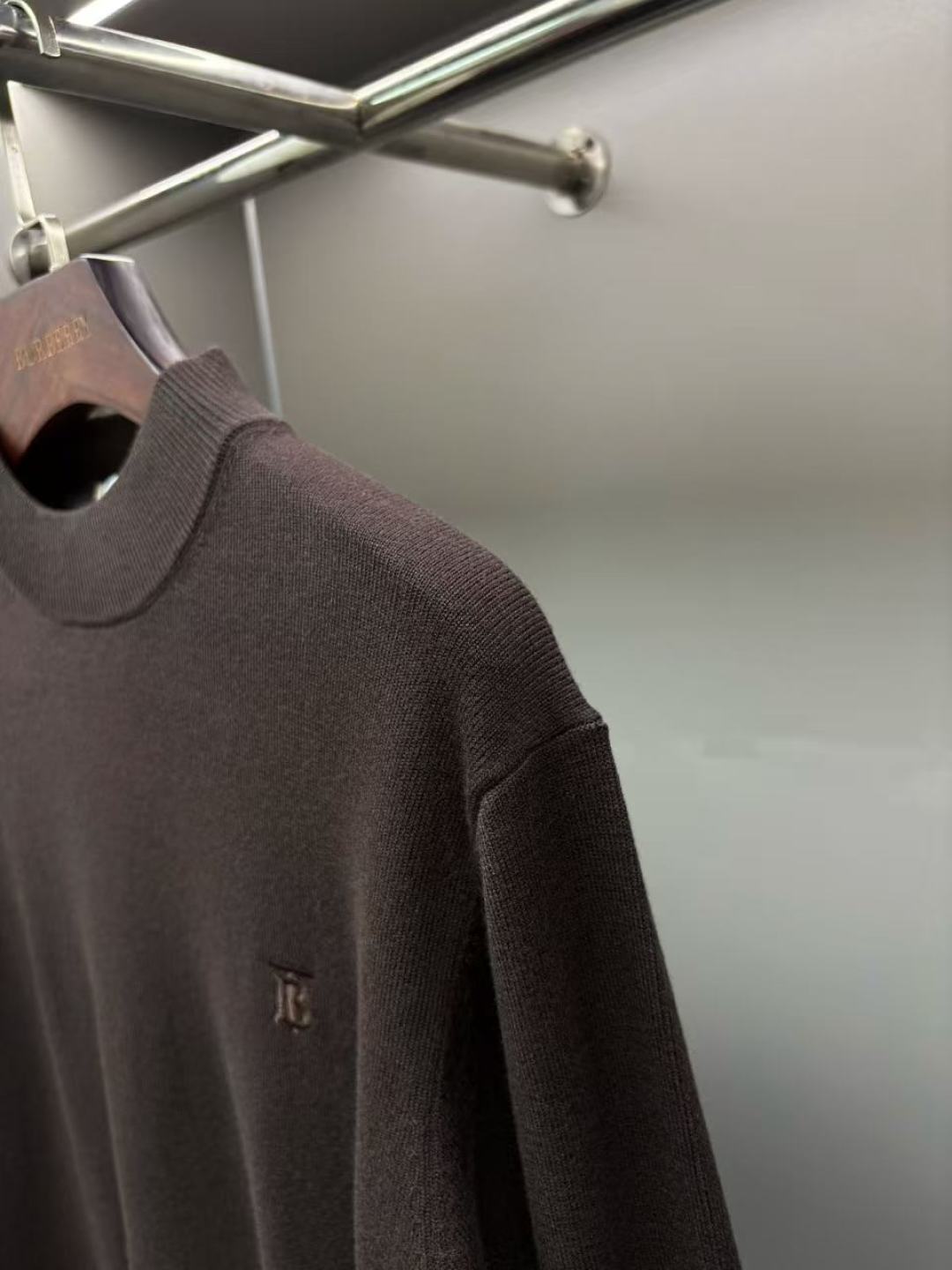 Burberry Unisex Sweatshirt Size L-4XL