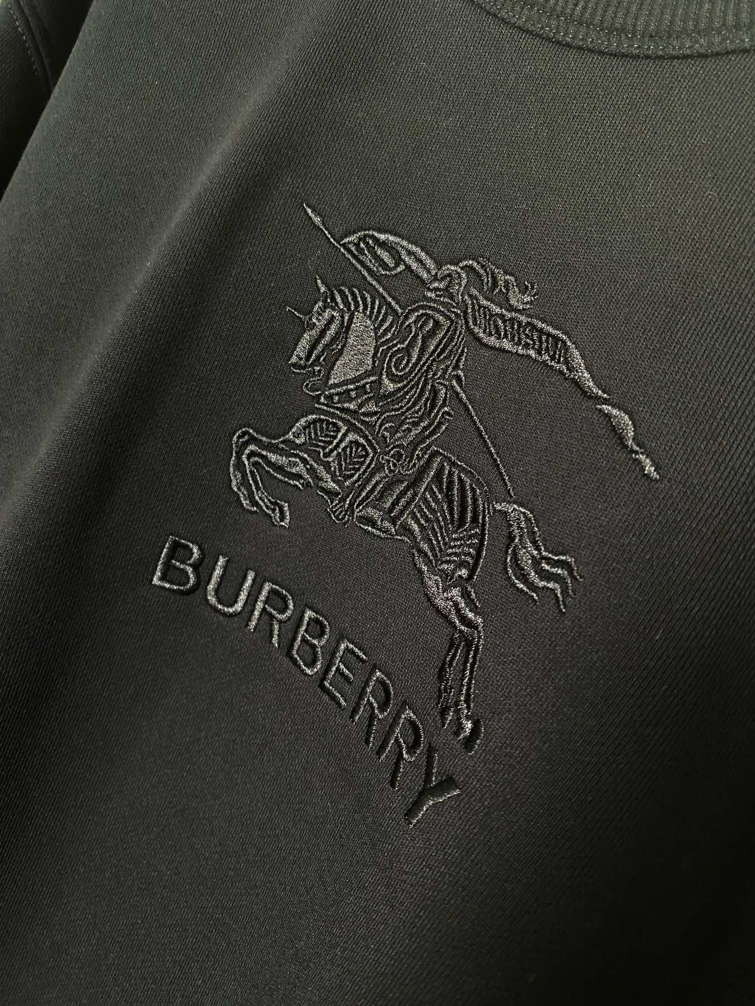 Burberry Unisex Sweatshirt Size S-XXL