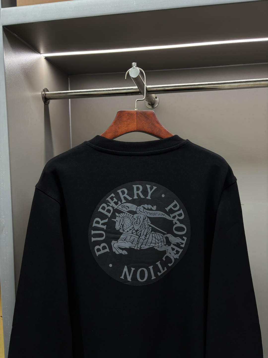 Burberry Unisex Sweatshirt Size S-XXL