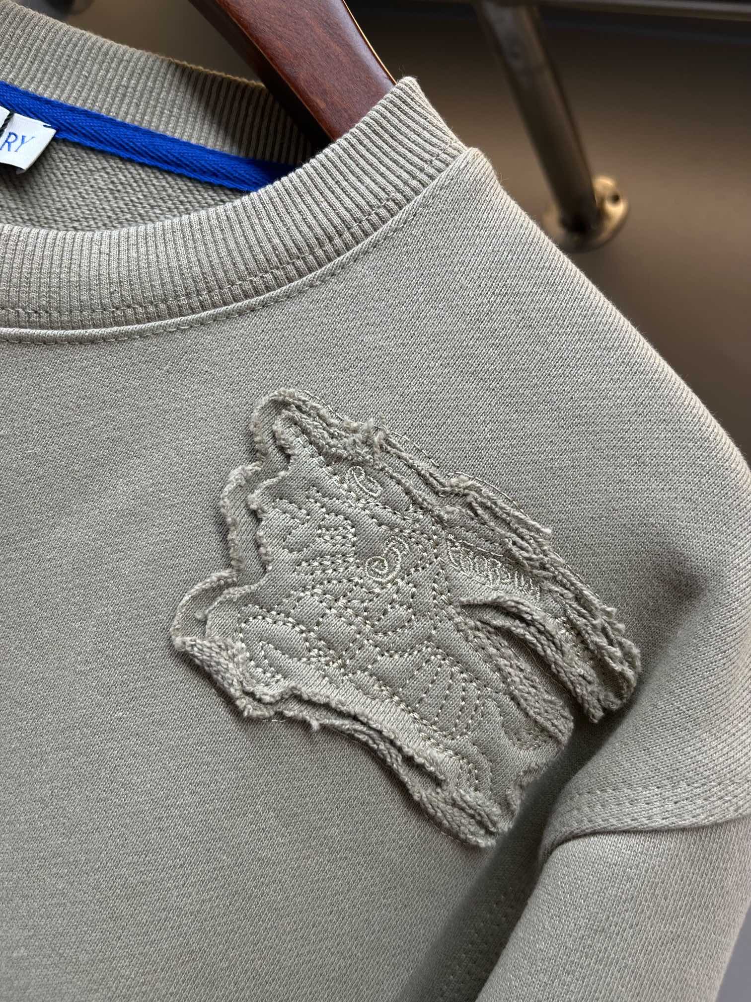 Burberry Unisex Sweatshirt Size S-XXL