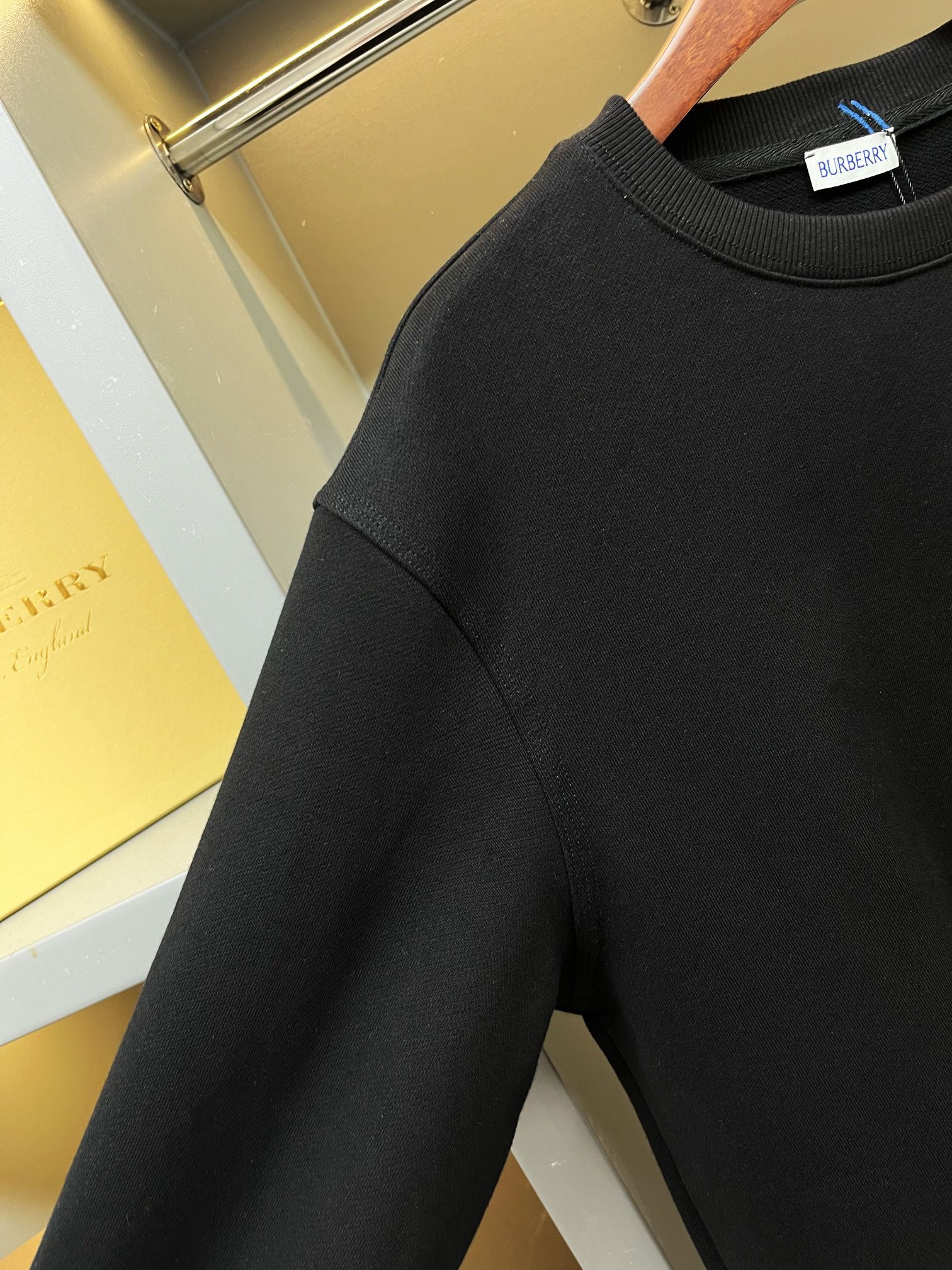 Burberry Unisex Sweatshirt Size S-XXL