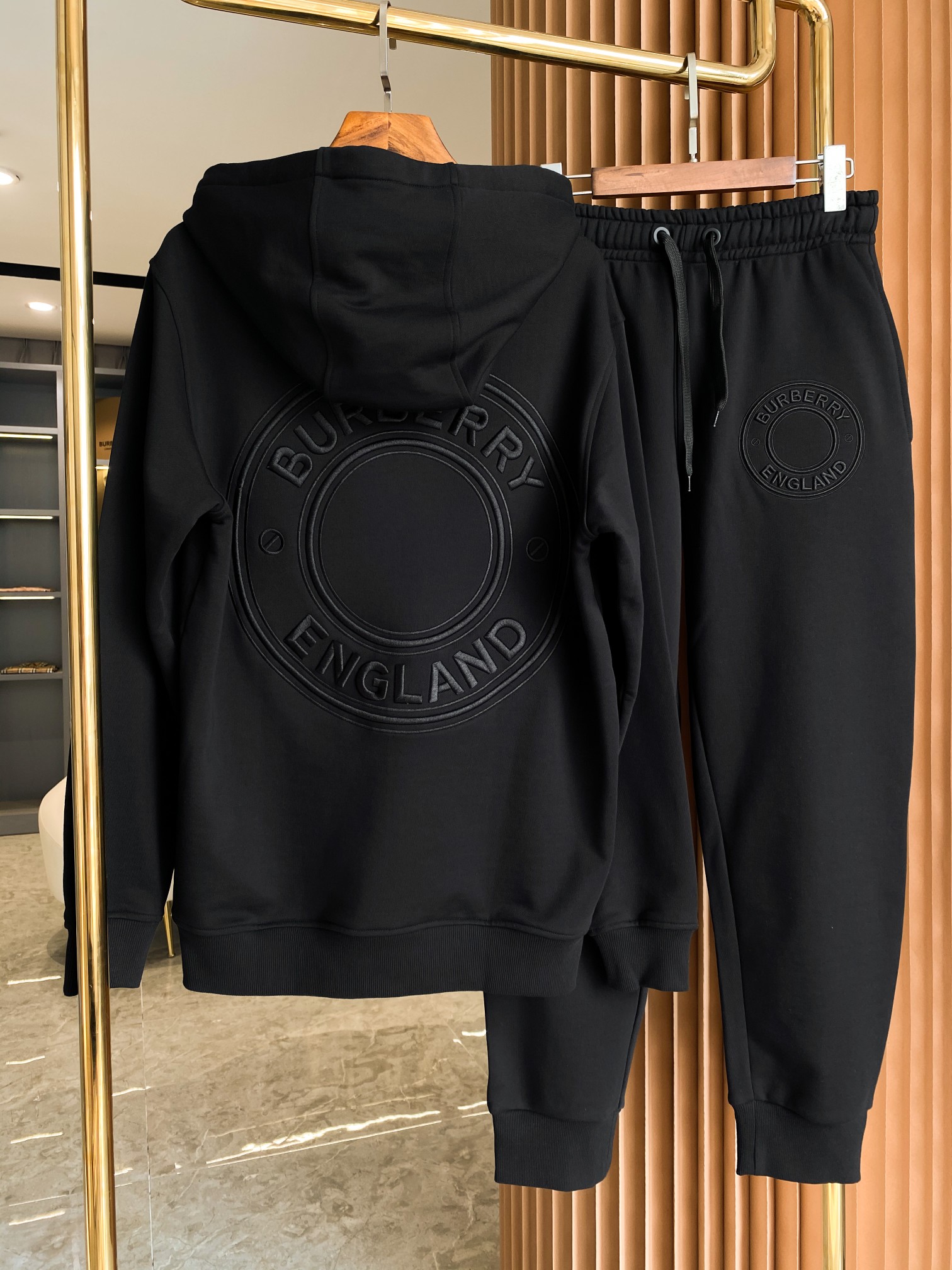 Burberry Unisex Sweatshirt Size S-XXL