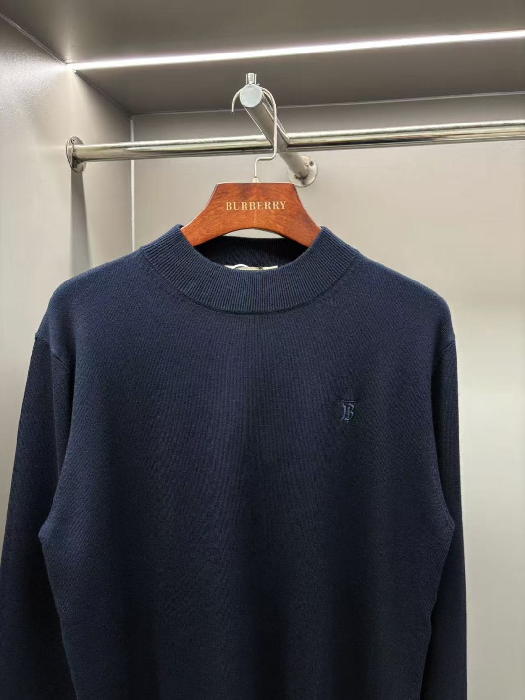 Burberry Unisex Sweatshirt Size L-4XL