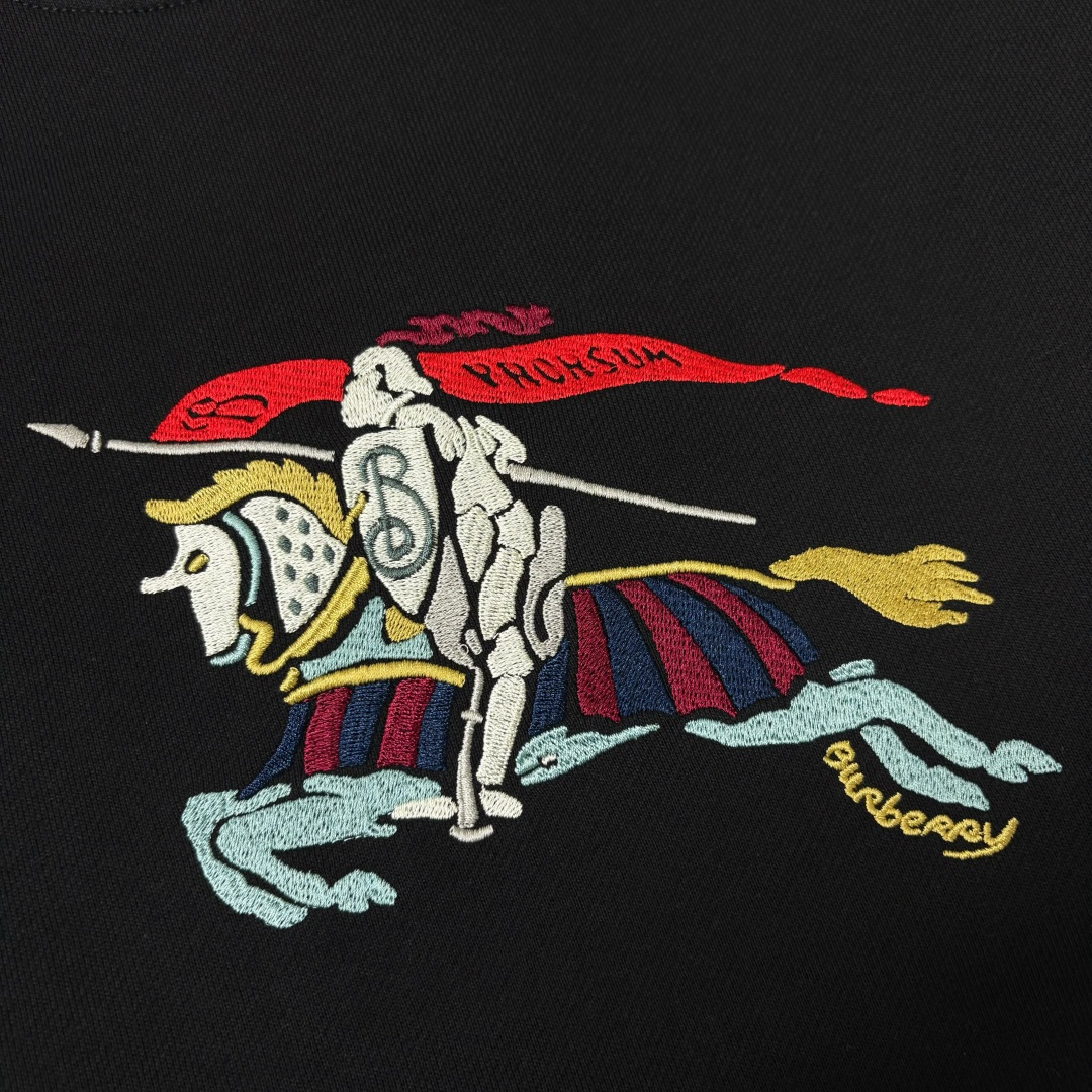 Burberry Unisex Sweatshirt Size S-XXL