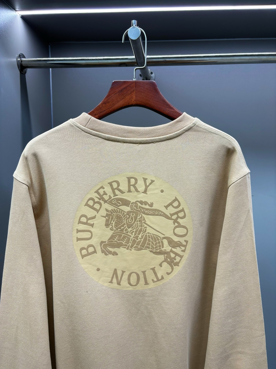 Burberry Unisex Sweatshirt Size S-XXL