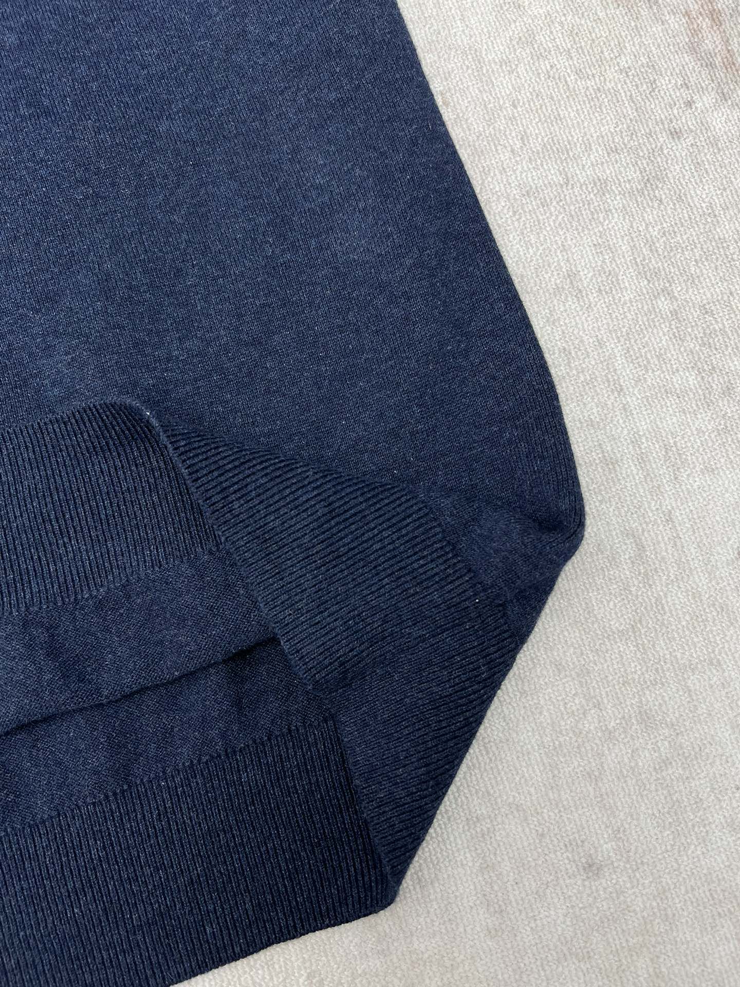 Louis Vuitton Unisex Sweatshirt Size S-XL