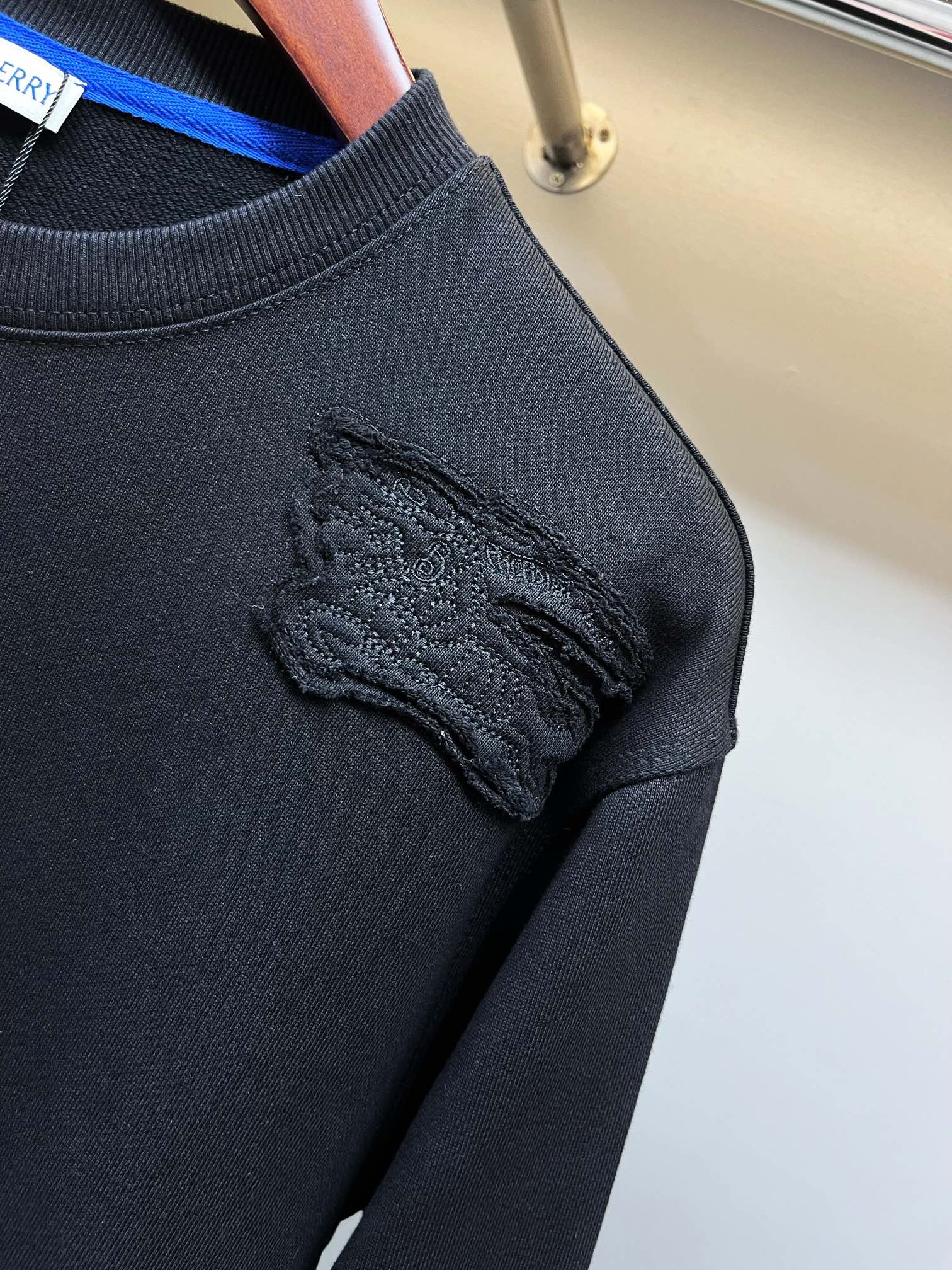 Burberry Unisex Sweatshirt Size S-XXL