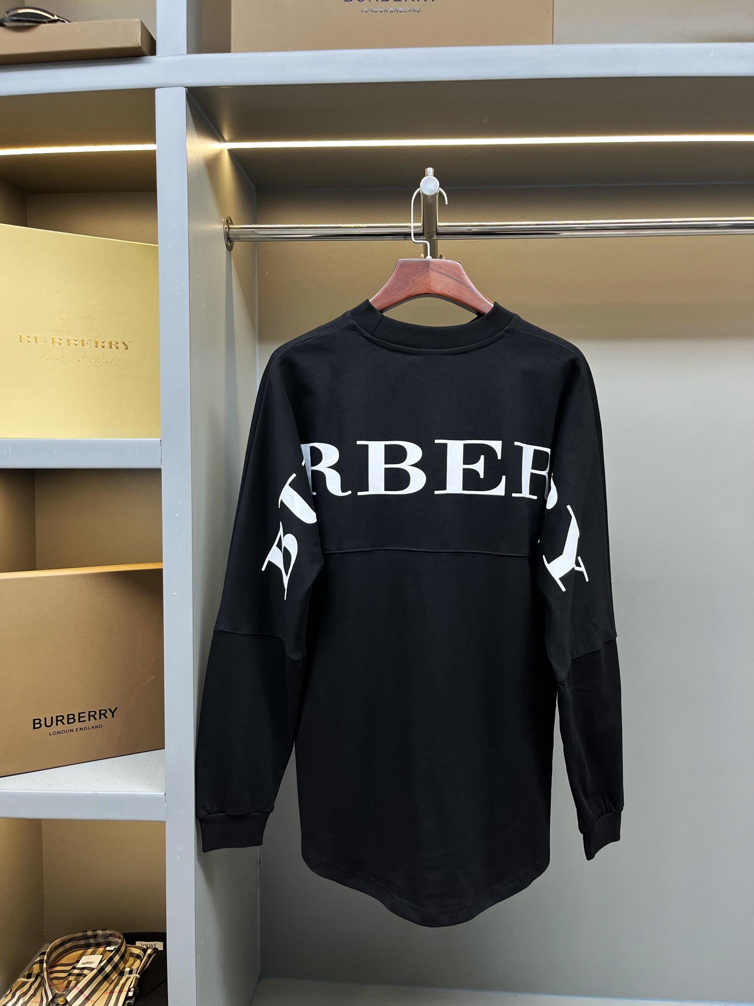 Burberry Unisex Sweatshirt Size S-XXL