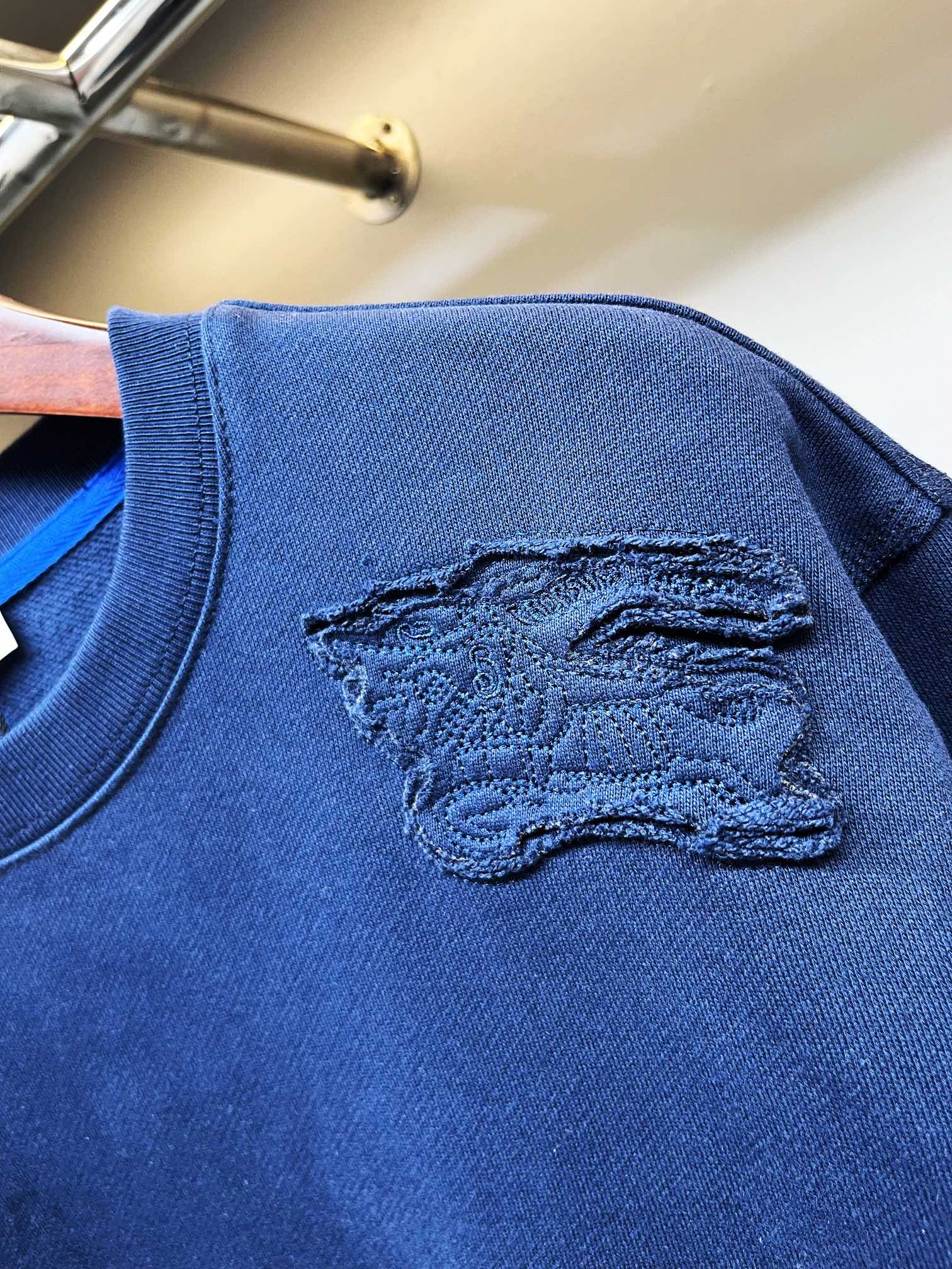 Burberry Unisex Sweatshirt Size S-XXL