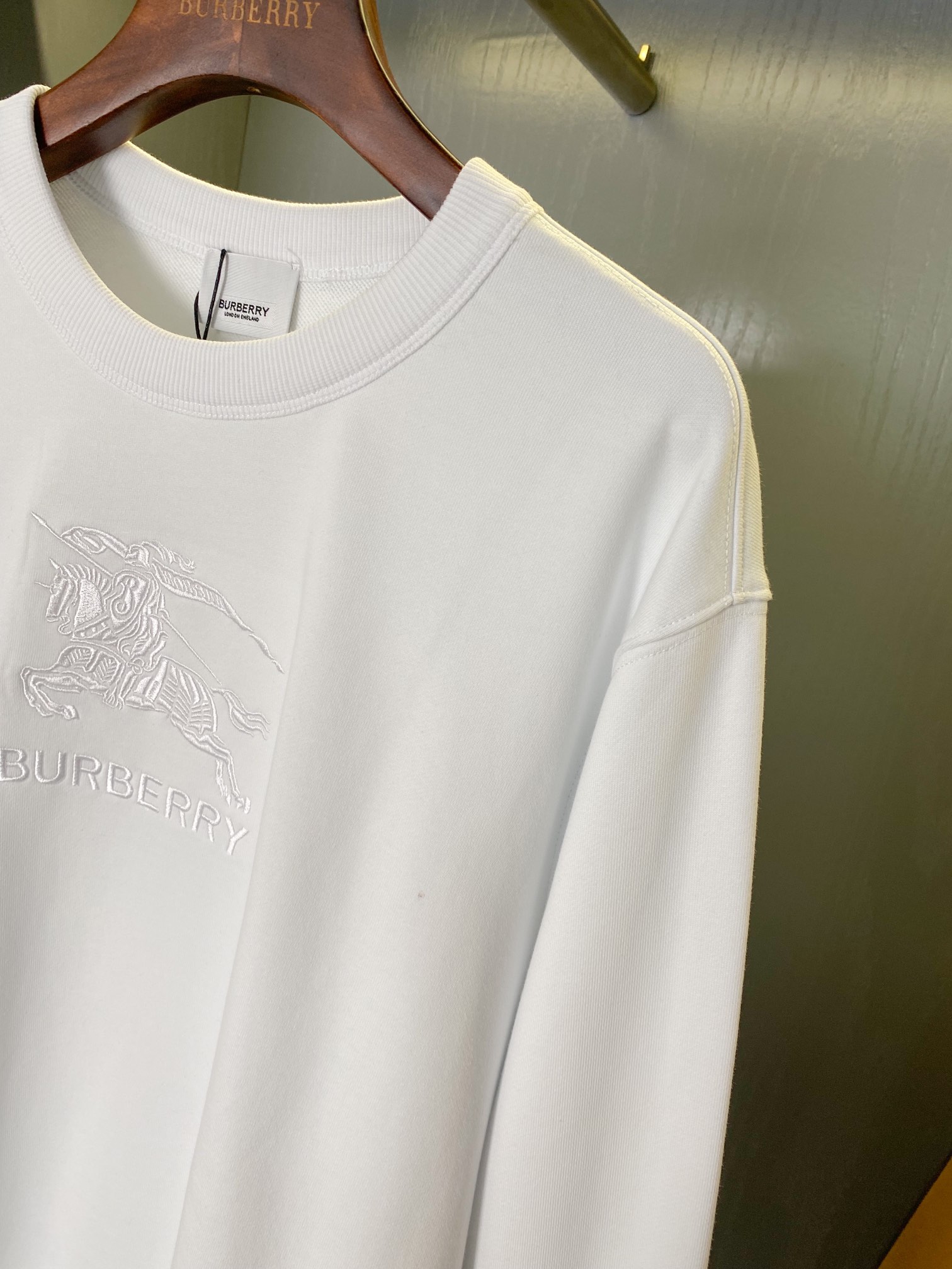 Burberry Unisex Sweatshirt Size S-XXL