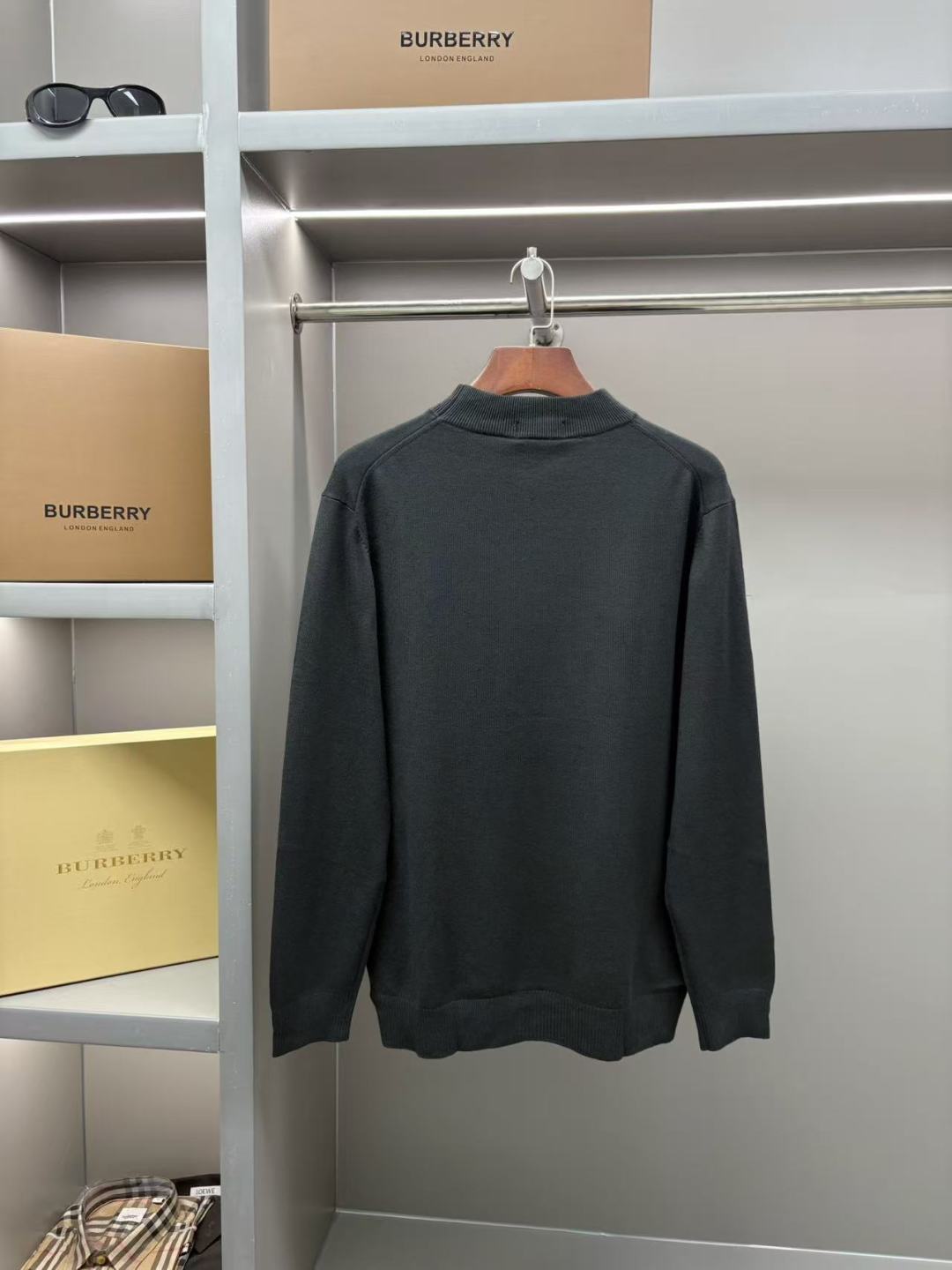 Burberry Unisex Sweatshirt Size L-4XL