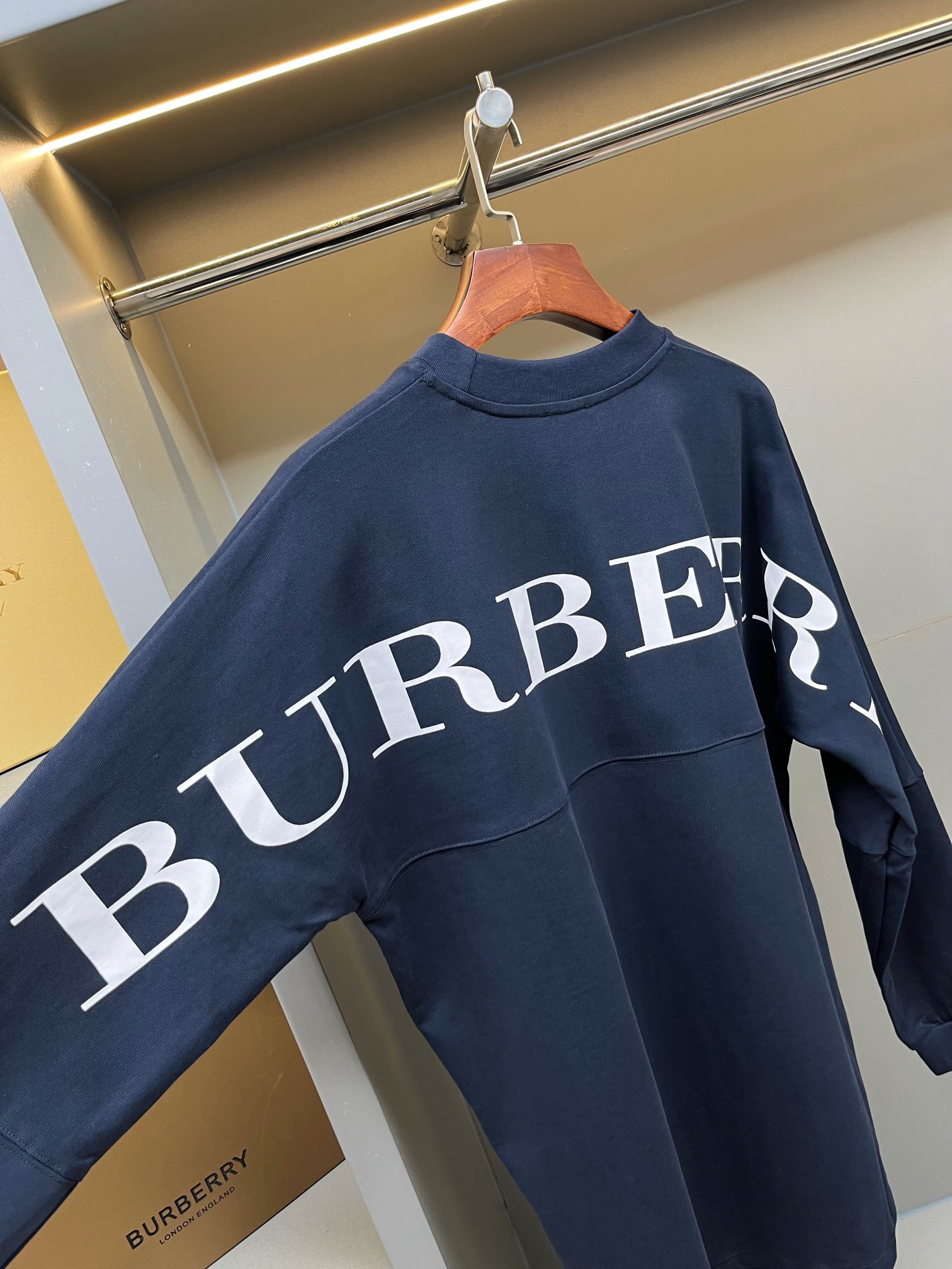 Burberry Unisex Sweatshirt Size S-XXL