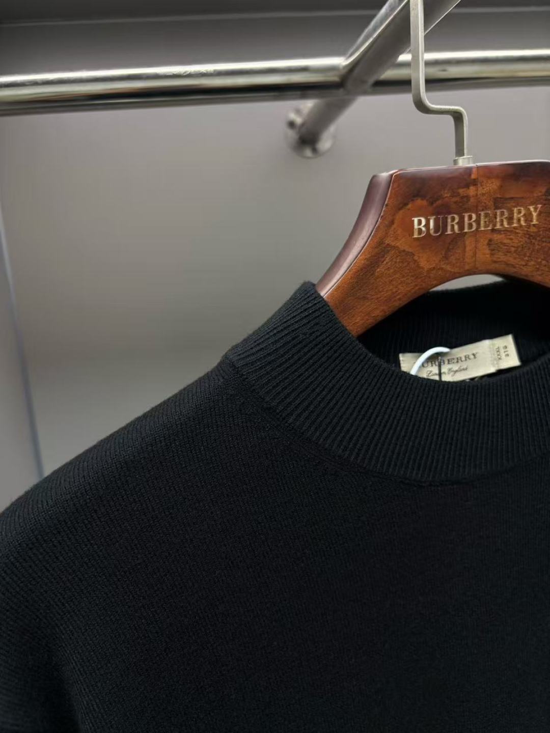 Burberry Unisex Sweatshirt Size L-4XL