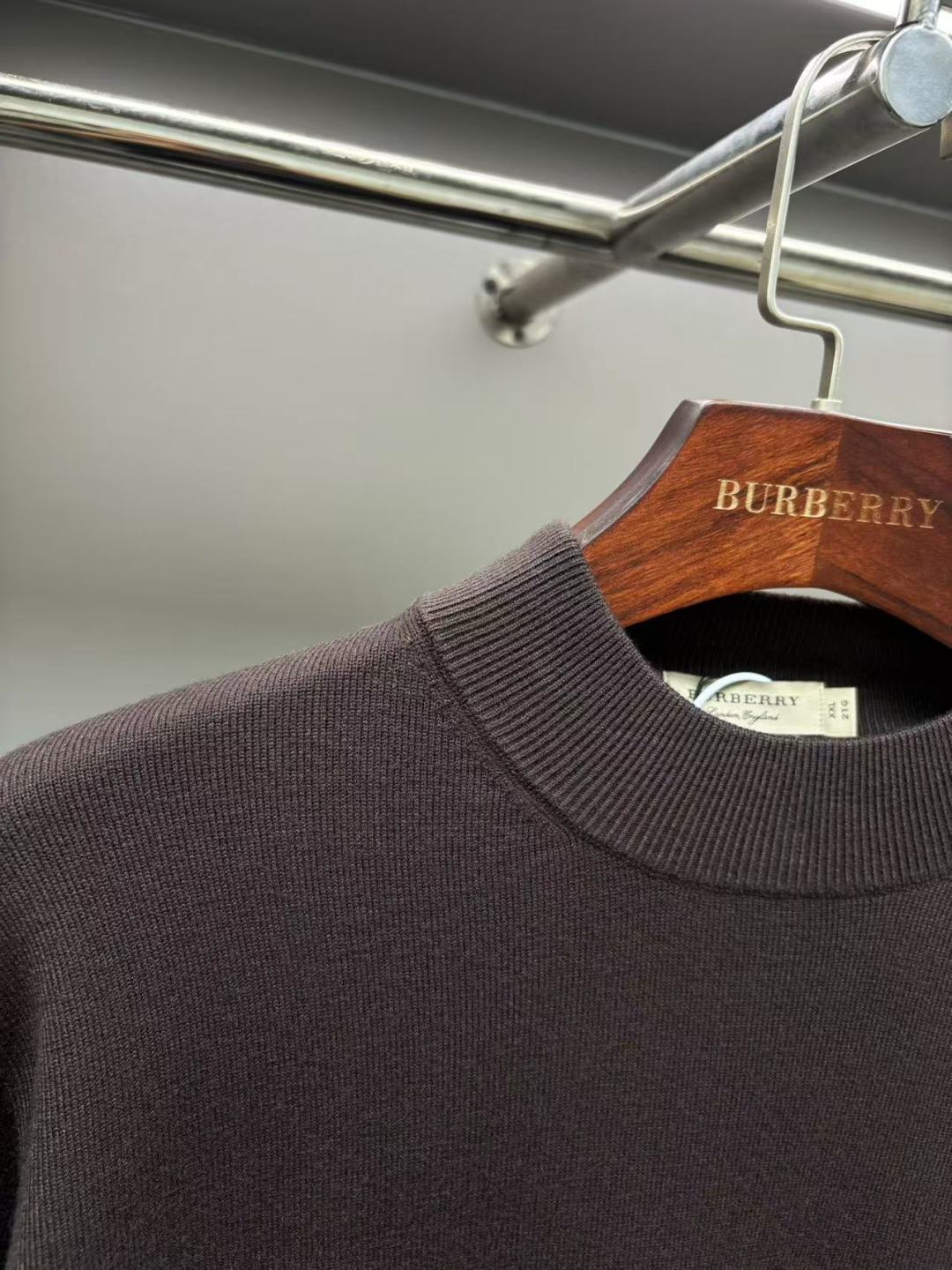 Burberry Unisex Sweatshirt Size L-4XL