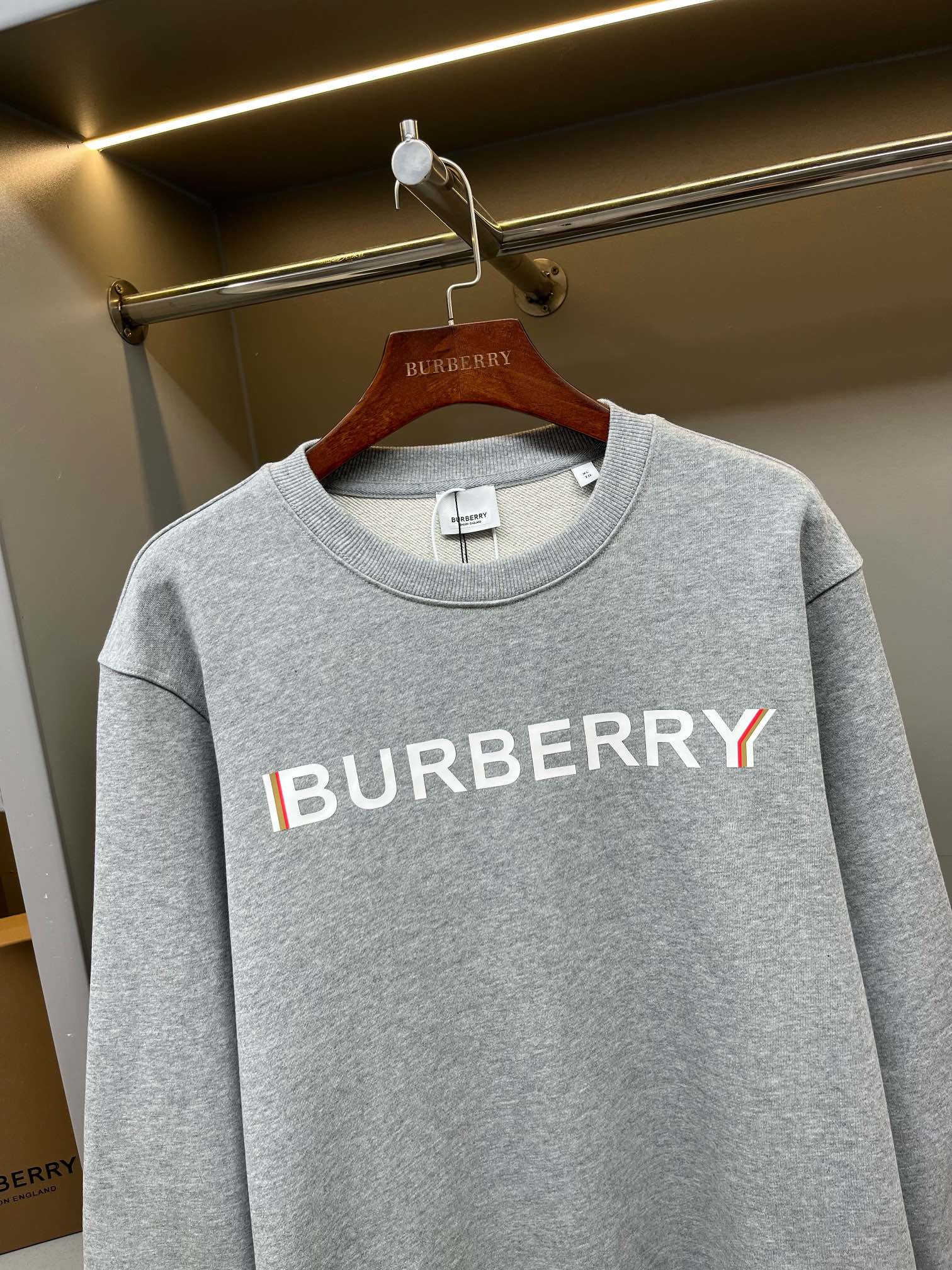 Burberry Unisex Sweatshirt Size S-XXL