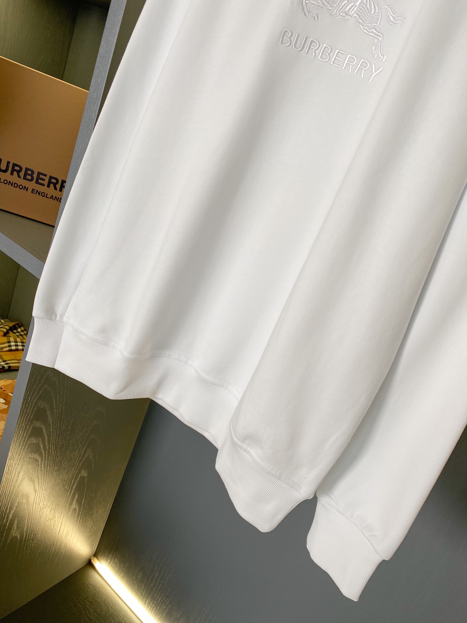 Burberry Unisex Sweatshirt Size S-XXL