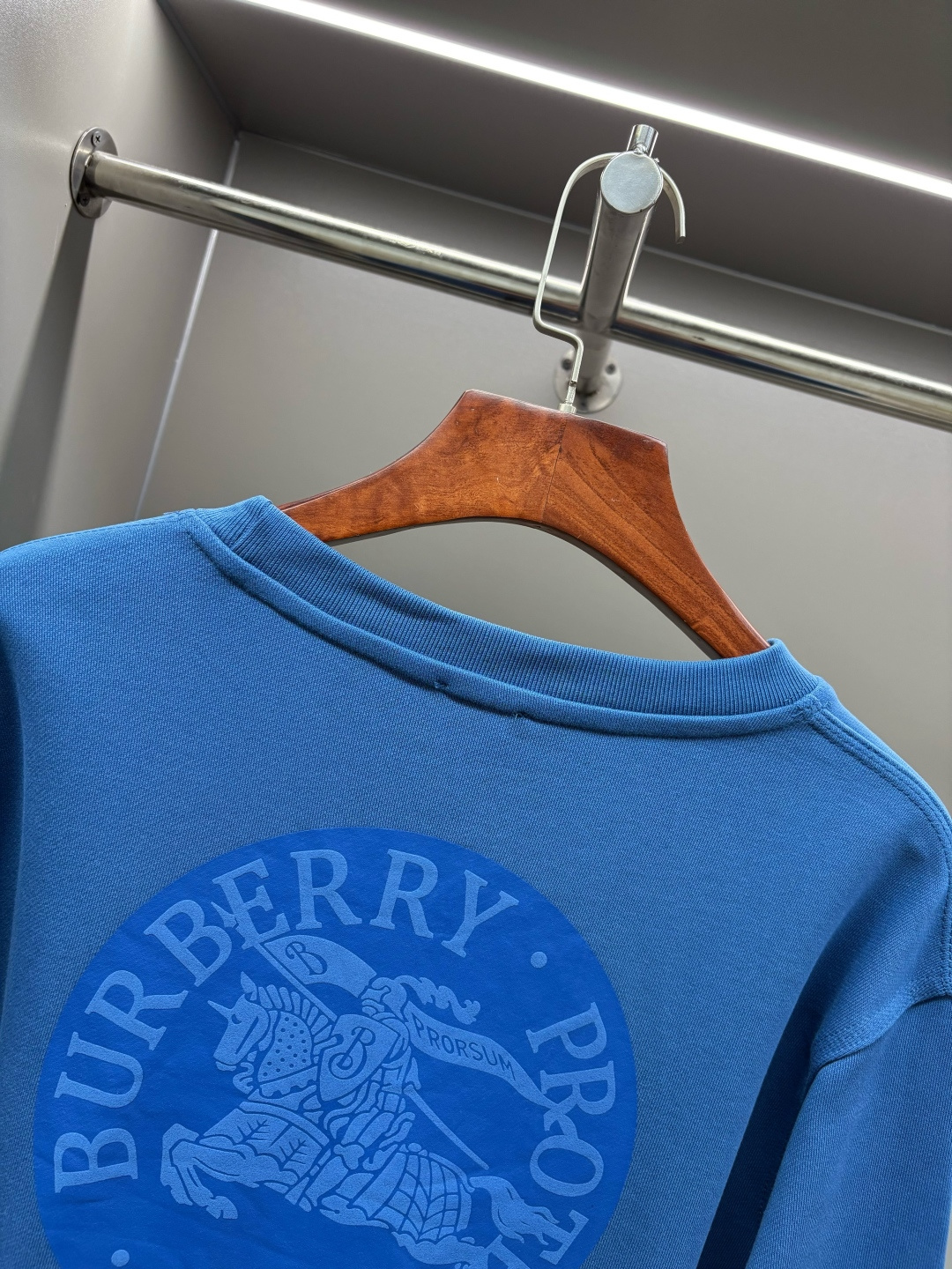 Burberry Unisex Sweatshirt Size S-XXL