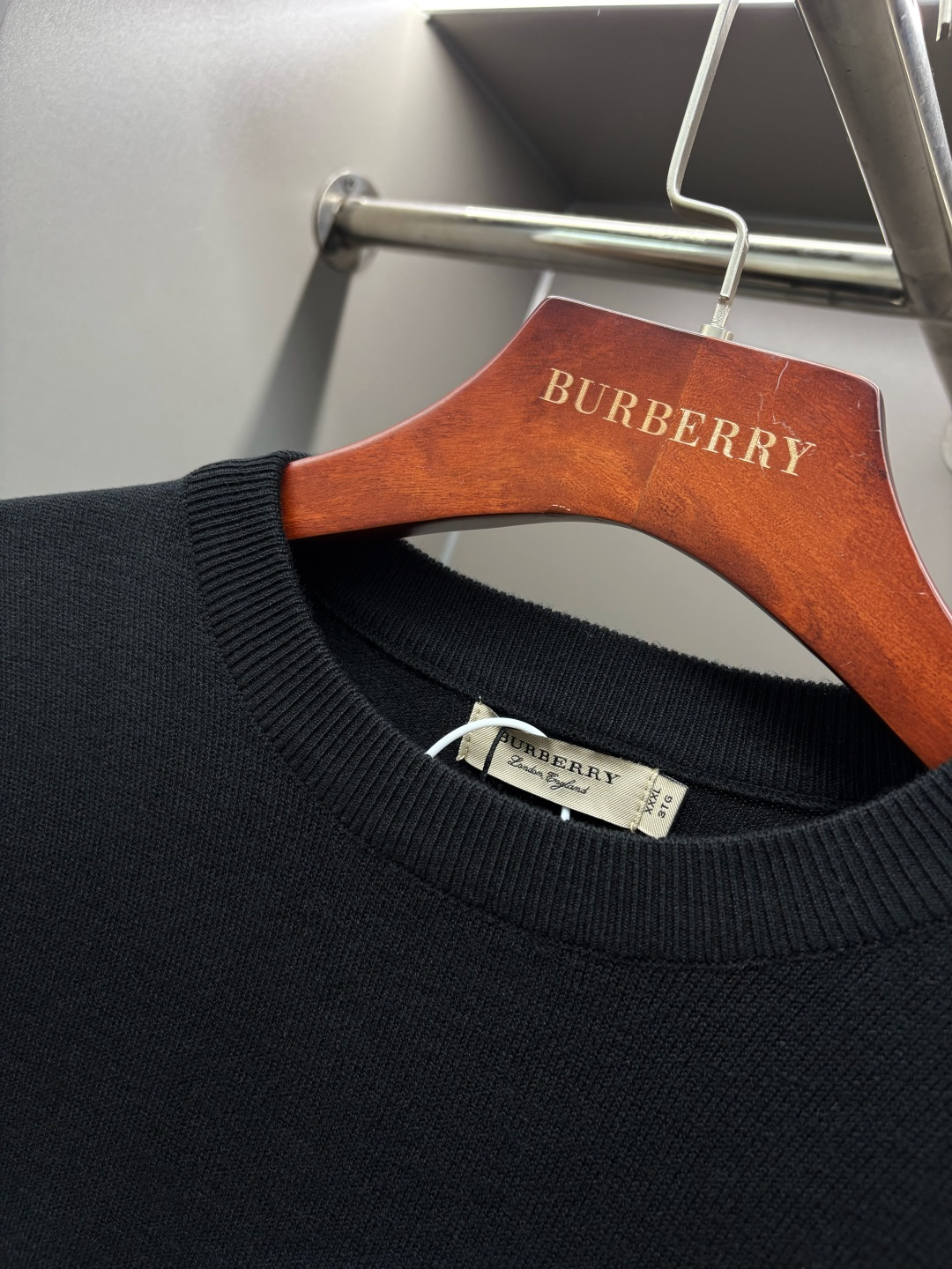Burberry Unisex Sweatshirt Size L-4XL