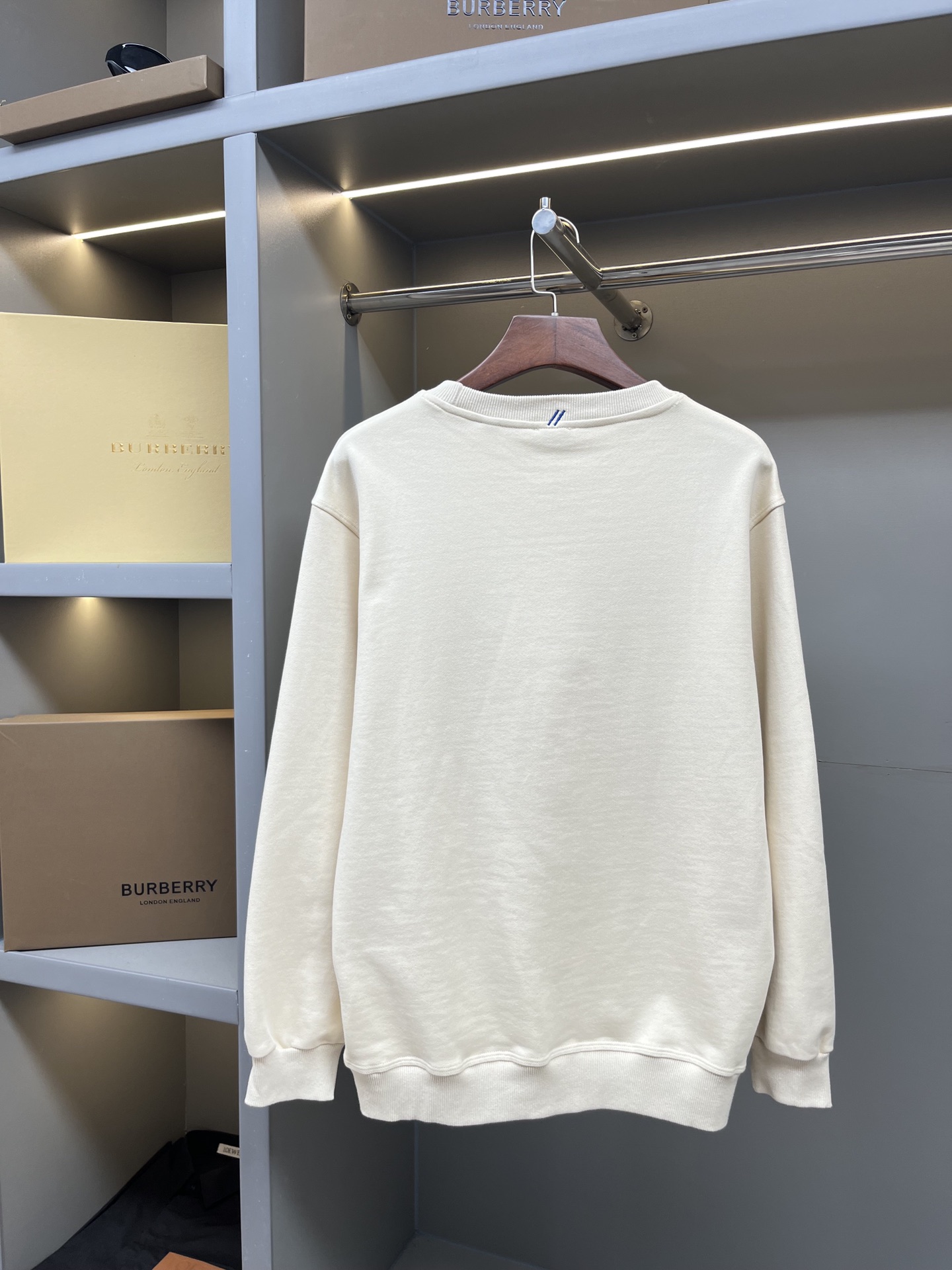 Burberry Unisex Sweatshirt Size S-XXL