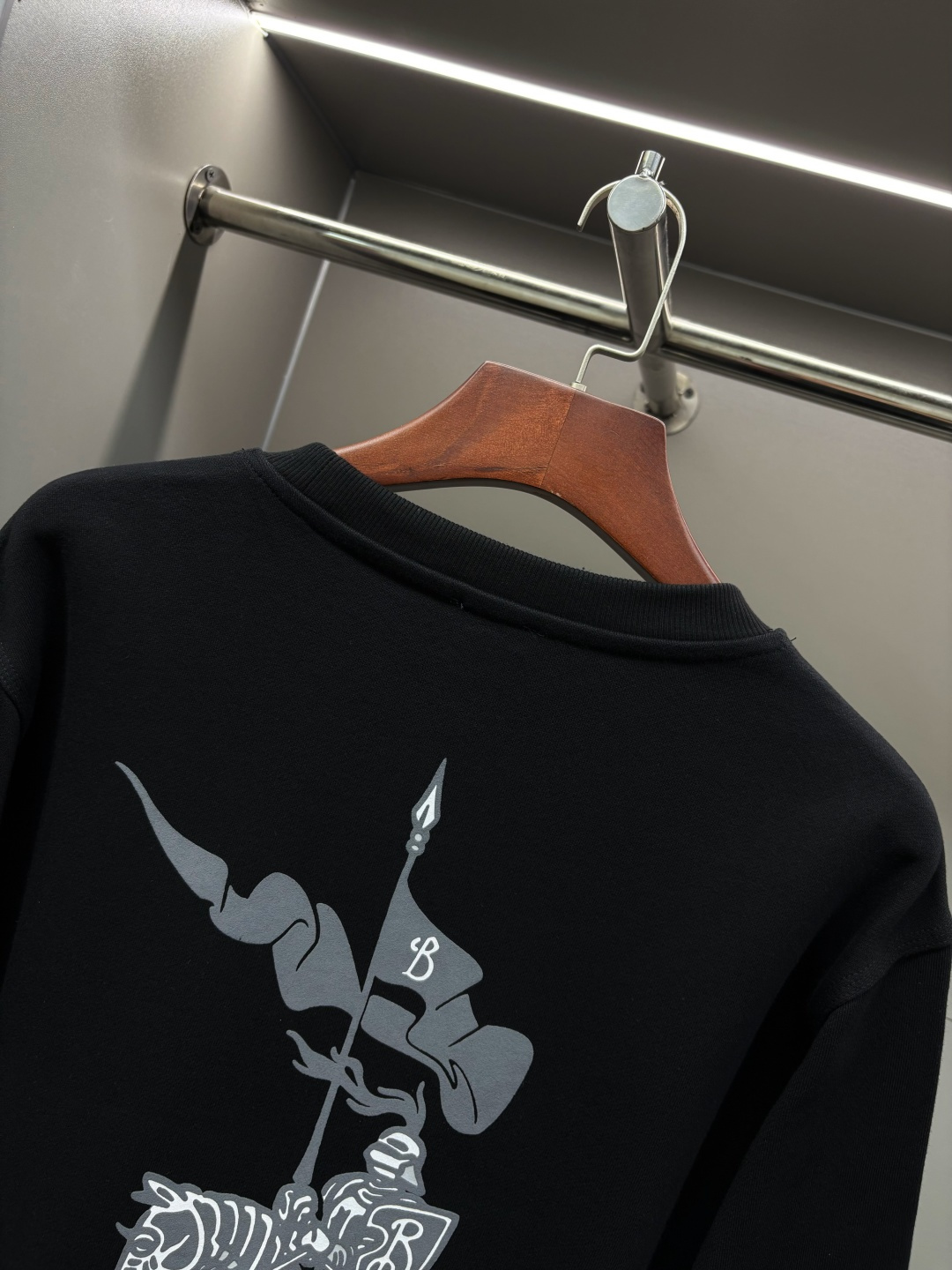 Burberry Unisex Sweatshirt Size S-XXL