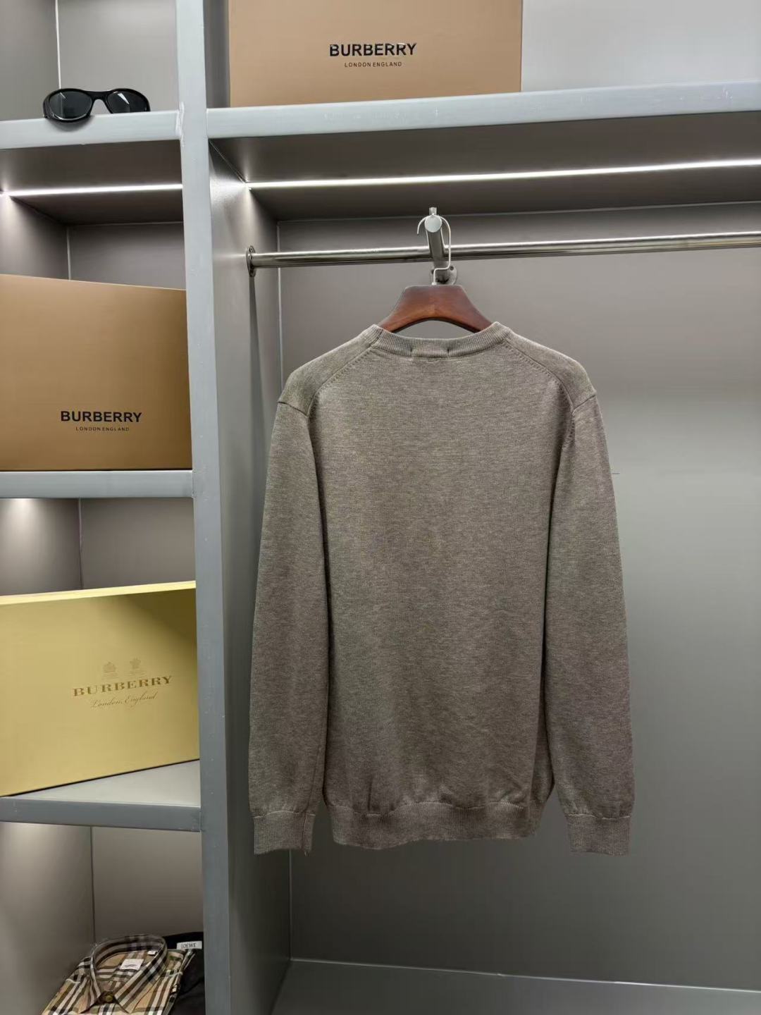 Burberry Unisex Sweatshirt Size L-4XL