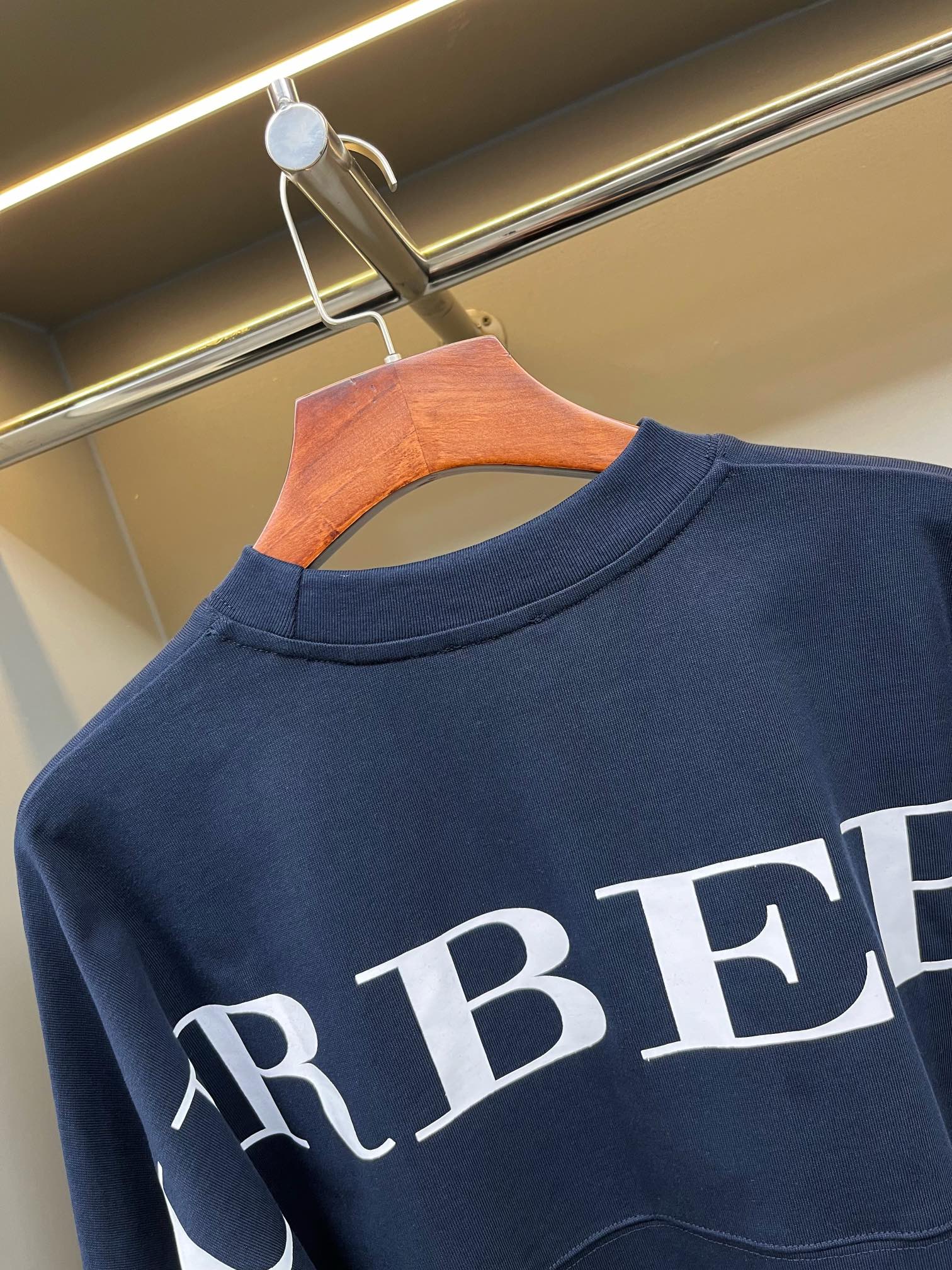 Burberry Unisex Sweatshirt Size S-XXL
