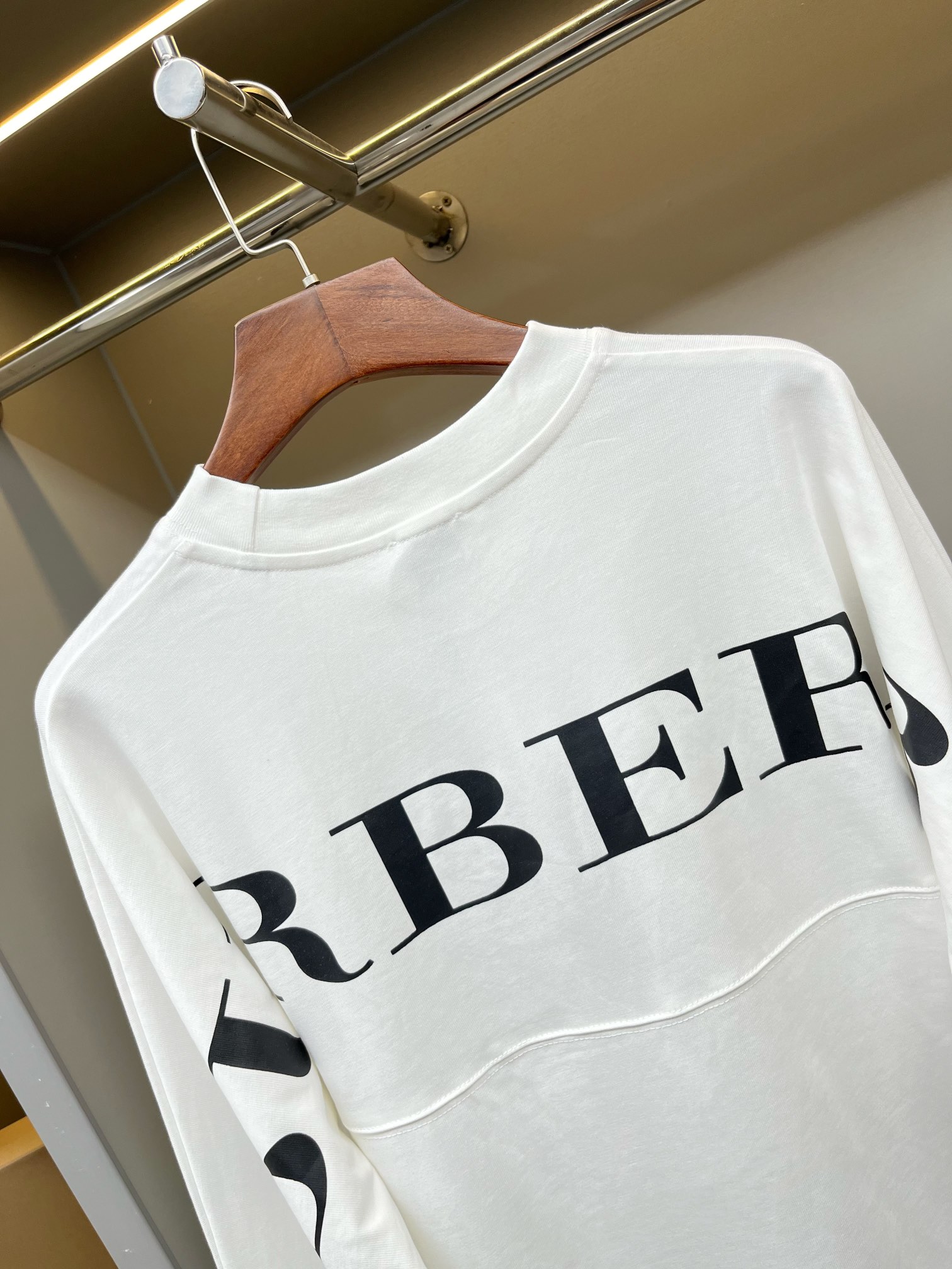 Burberry Unisex Sweatshirt Size S-XXL