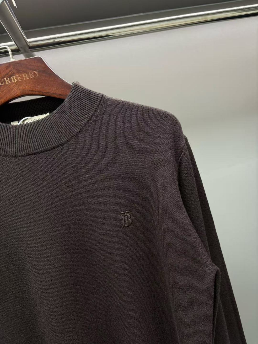 Burberry Unisex Sweatshirt Size L-4XL