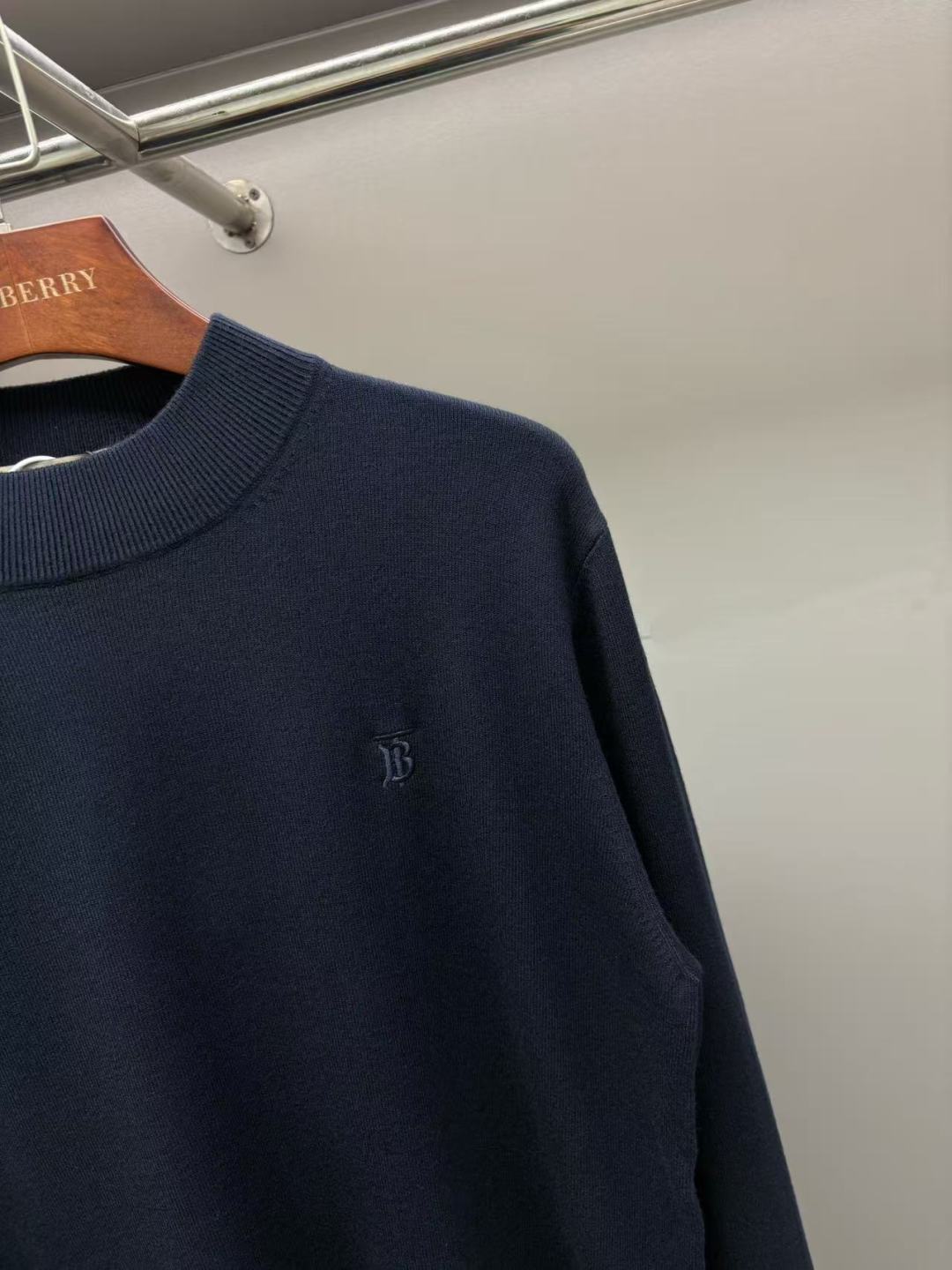 Burberry Unisex Sweatshirt Size L-4XL