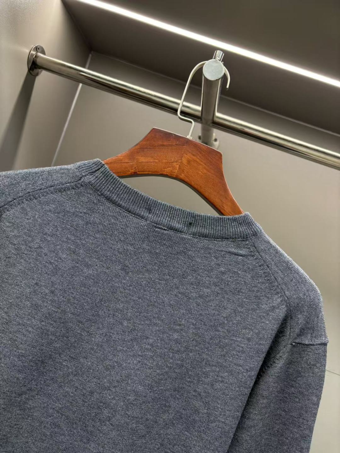 Burberry Unisex Sweatshirt Size L-4XL